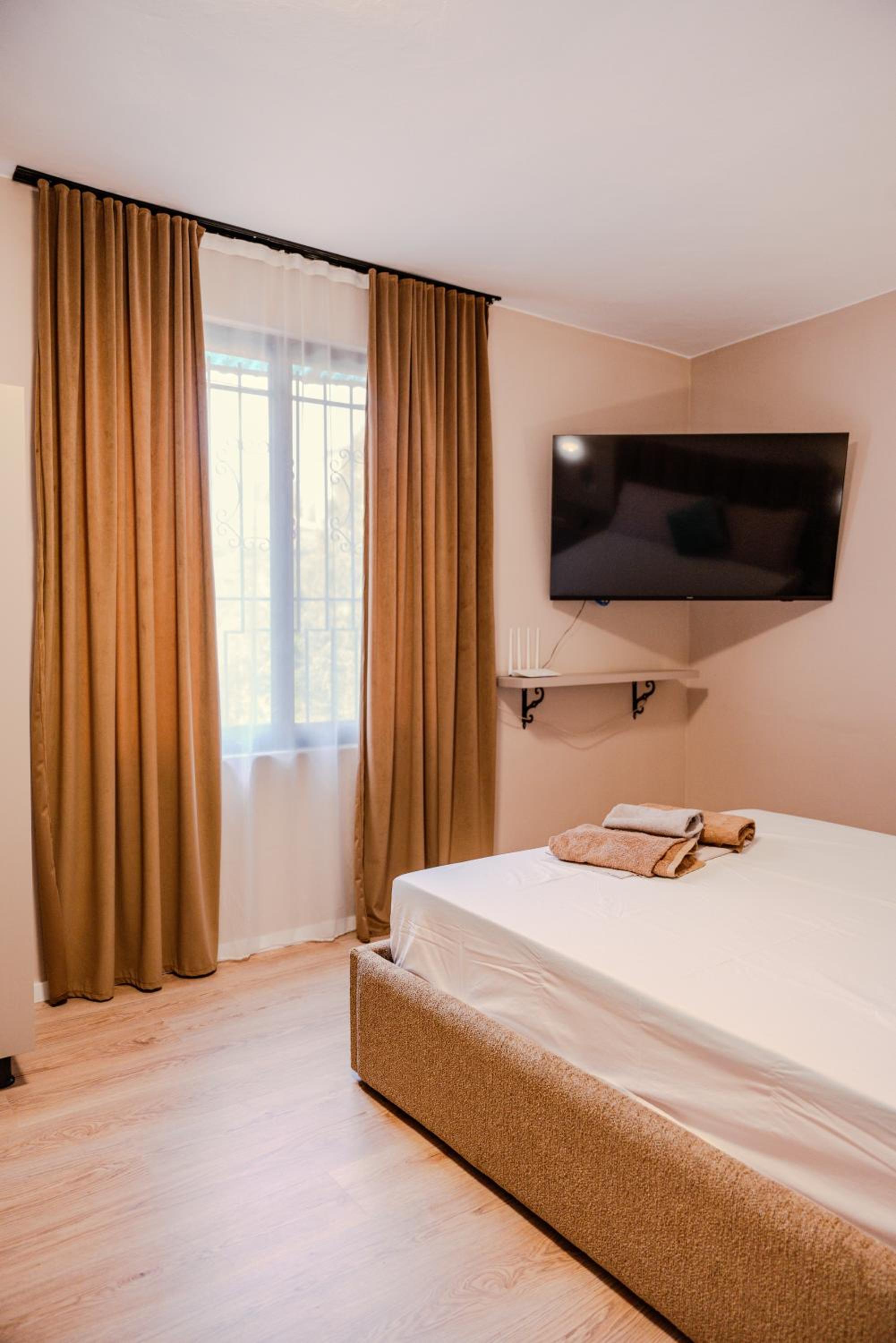 Bejart Apartment 6