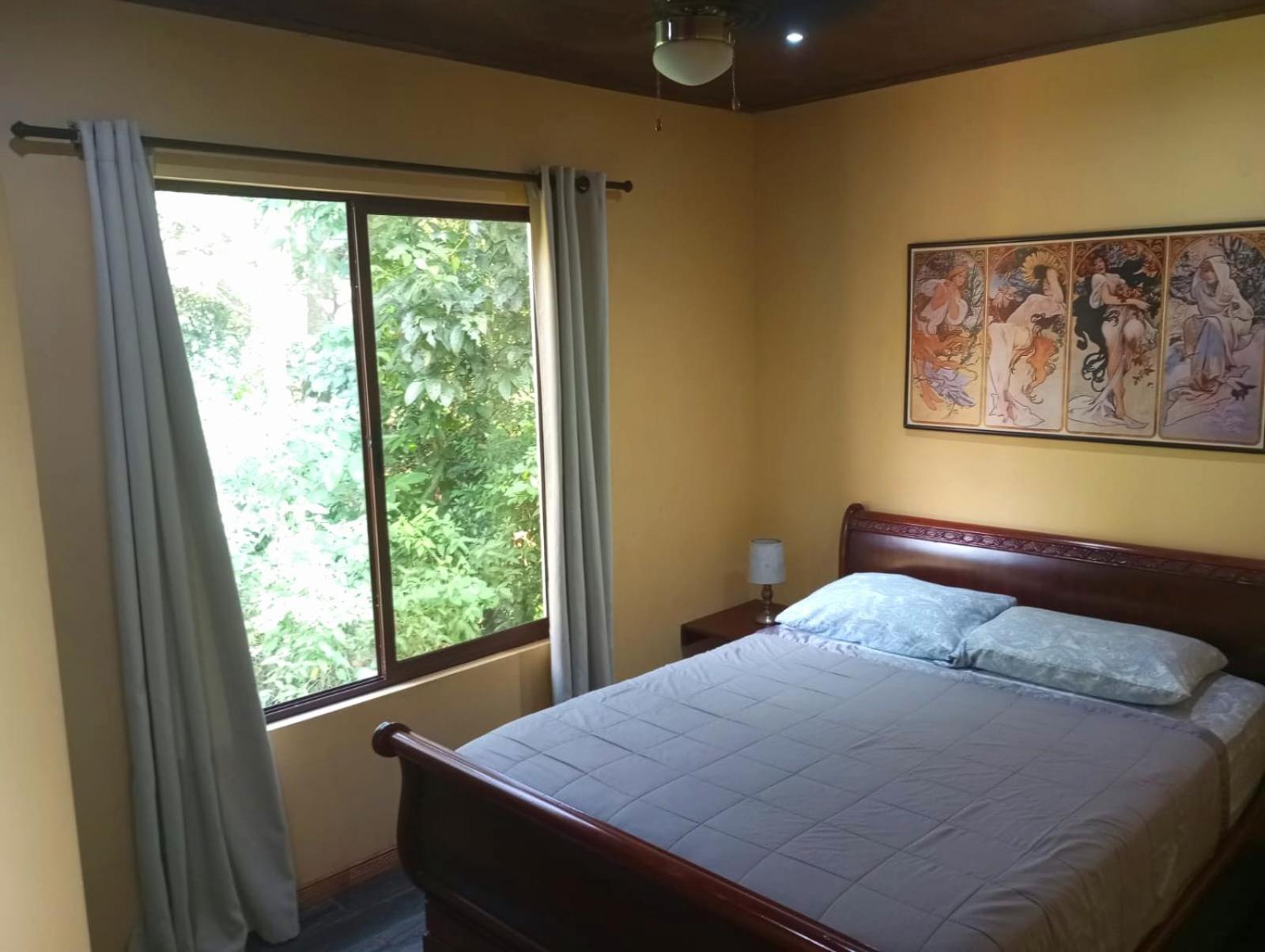 LakeGardens Arenal Condos