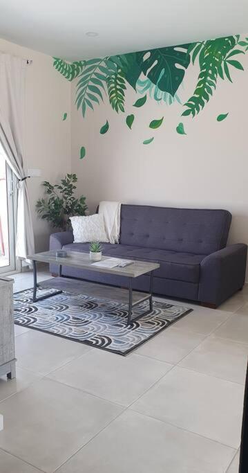 Central 2BR Apartment-10 Min Walk to Mambo Beach