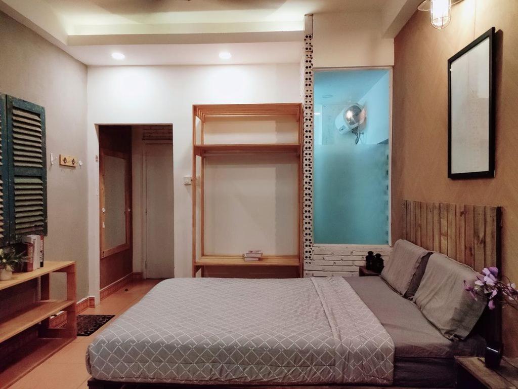 Urban Saigon Stays Near Embassy