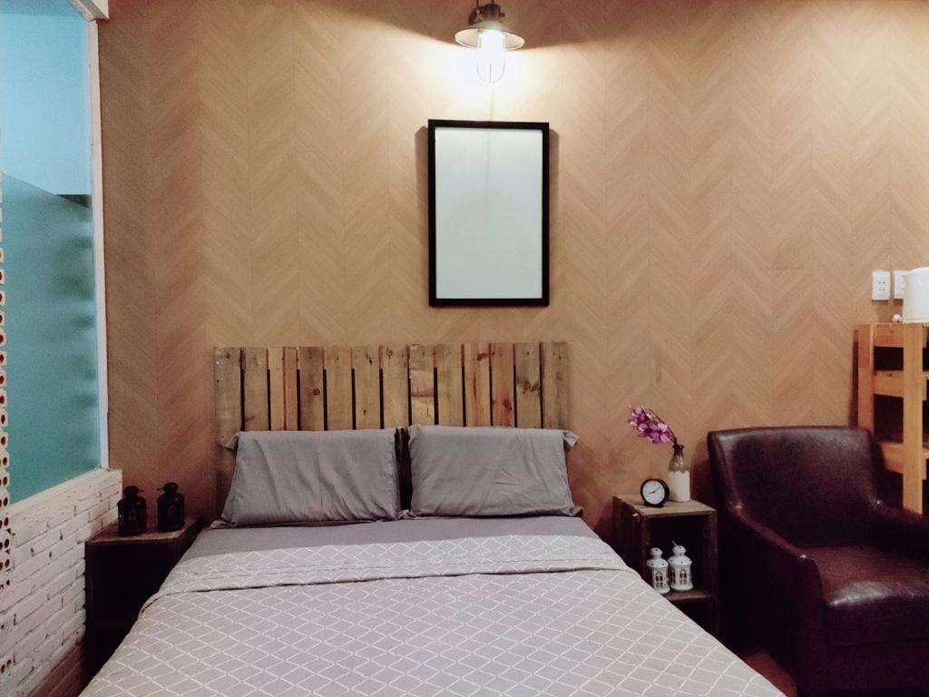 Urban Saigon Stays Near Embassy
