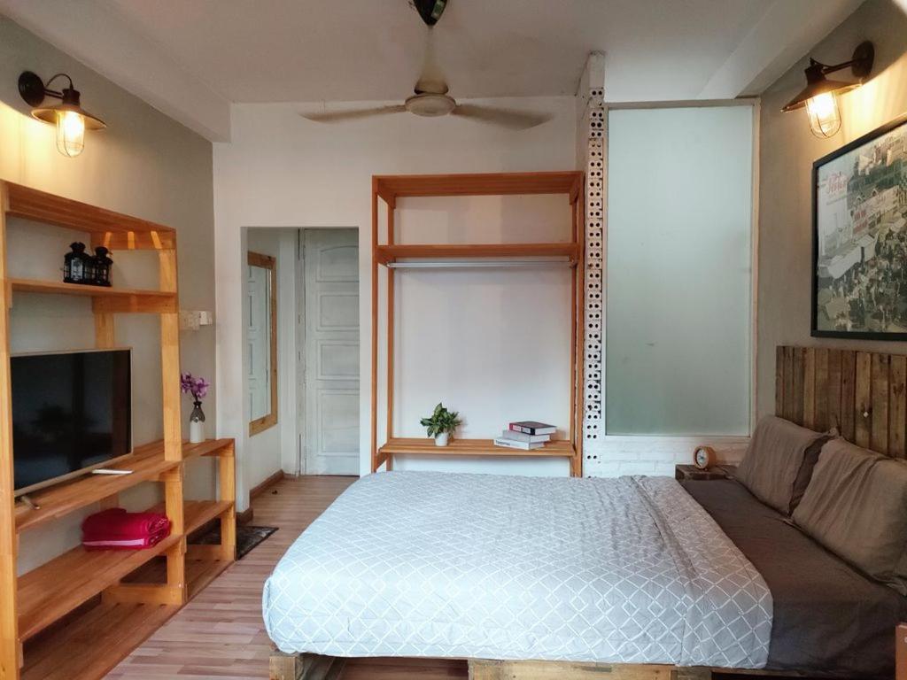 Urban Saigon Stays Near Embassy