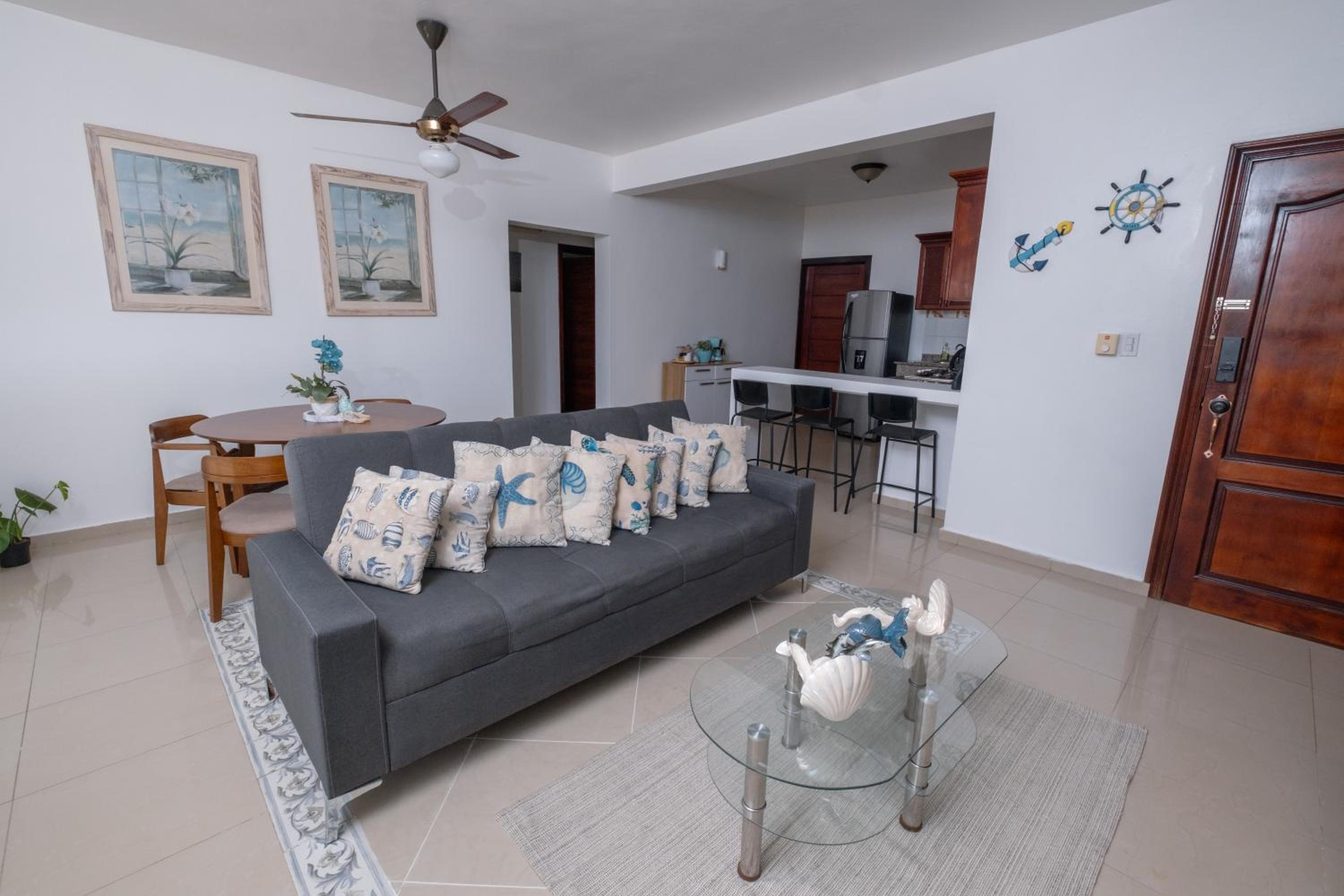Beachside Hideaway 2BR 2B Apt w Pool Balcony And Elevator view 2