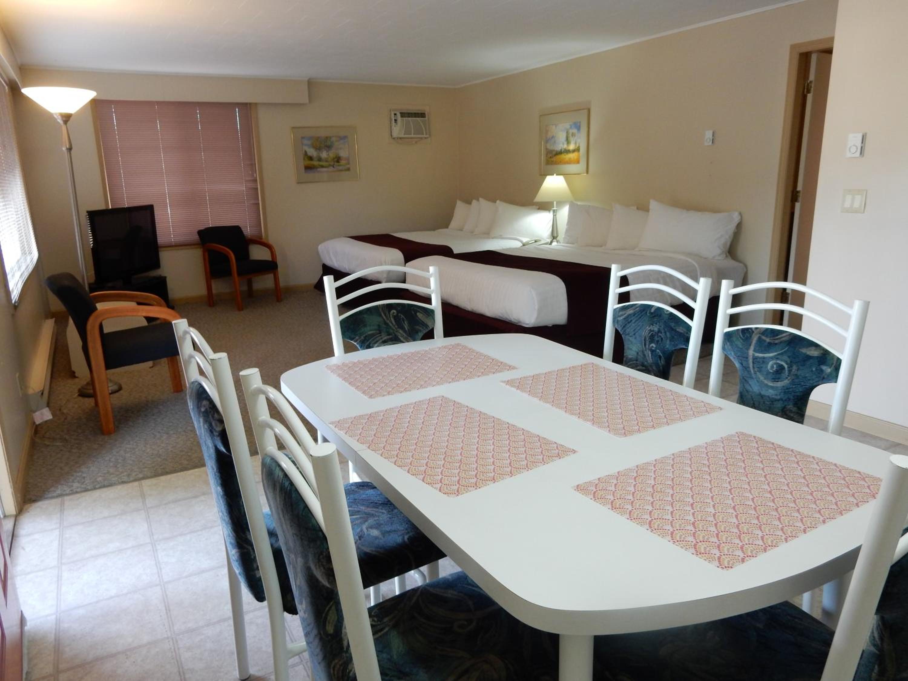 Canadas Best Value Inn & Suites-Vernon