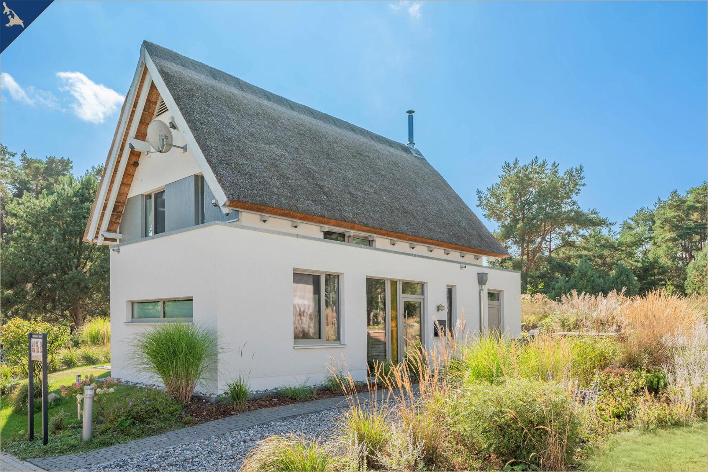 Störtebekers Reethus mit Sauna, Kamin und E-Ladesäule