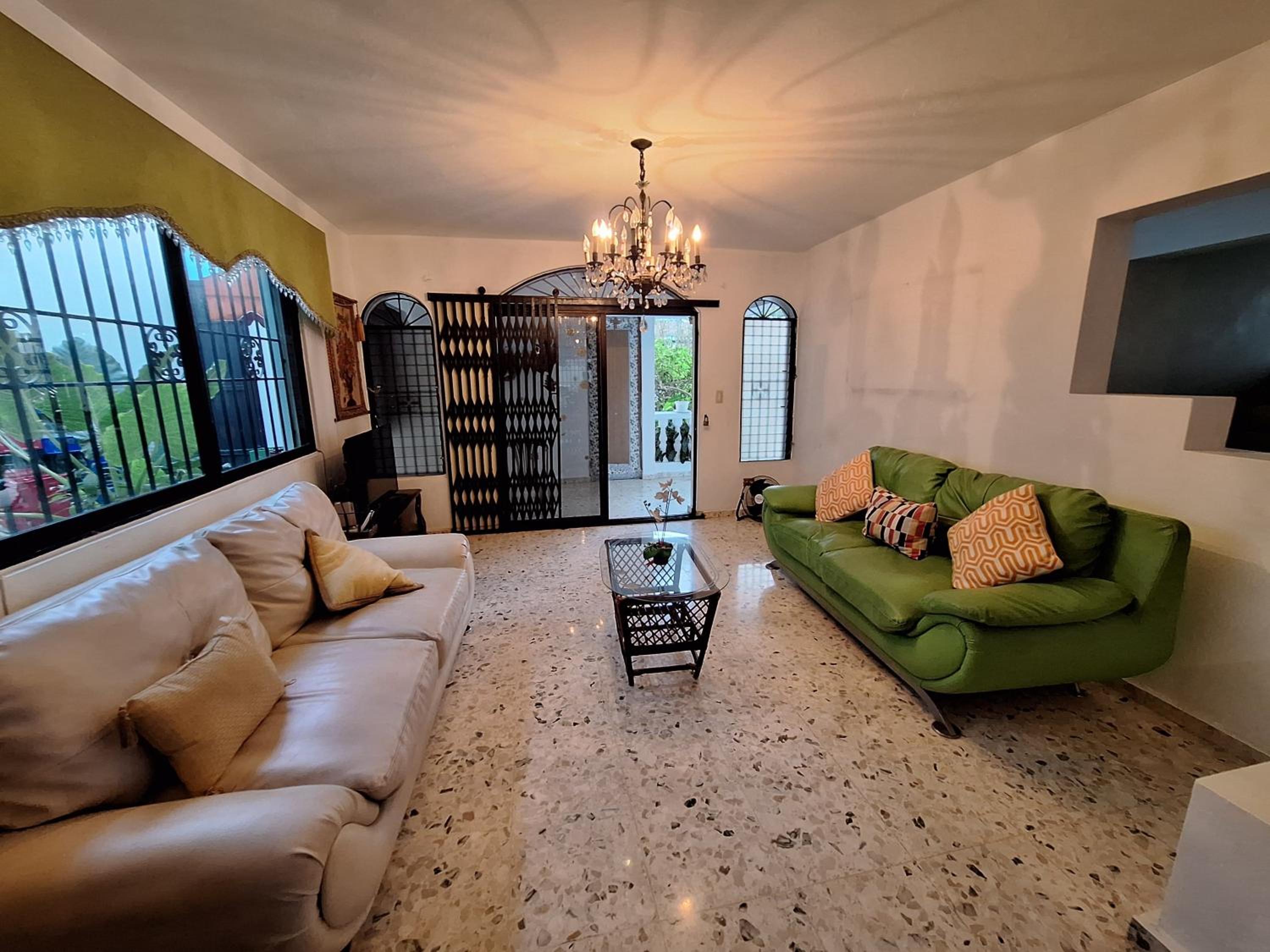 Amplia casa en San isidro