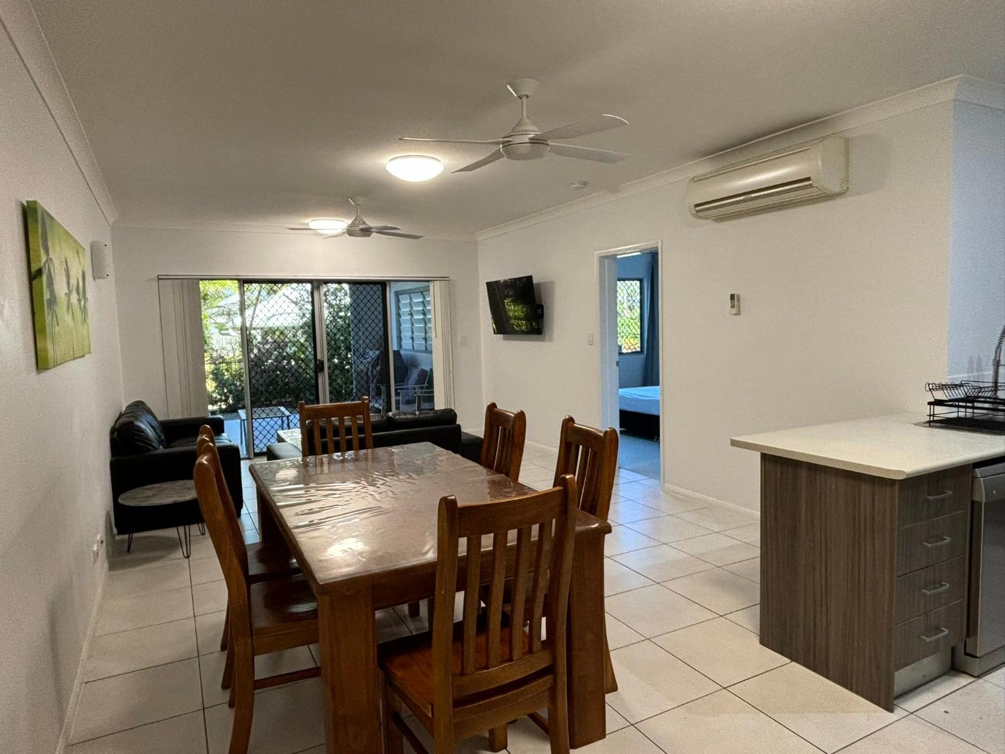 Trinity Beach Vacations - Trinity Cove Apartments - Property Image 11