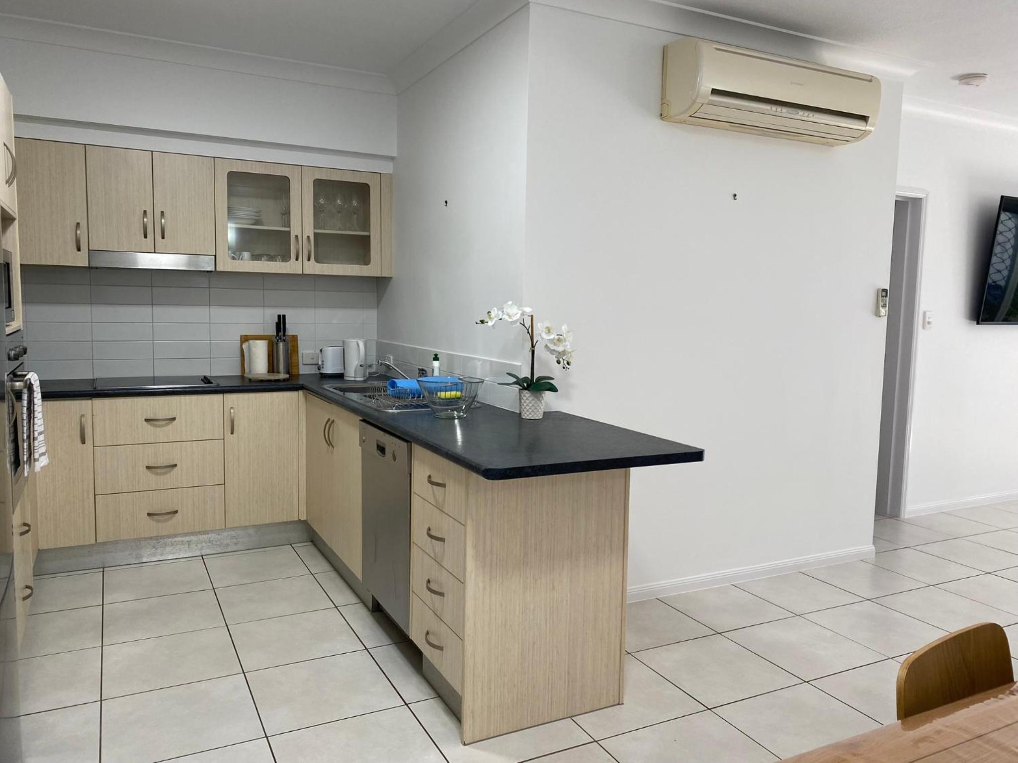 Trinity Beach Vacations - Trinity Cove Apartments - Property Image 12