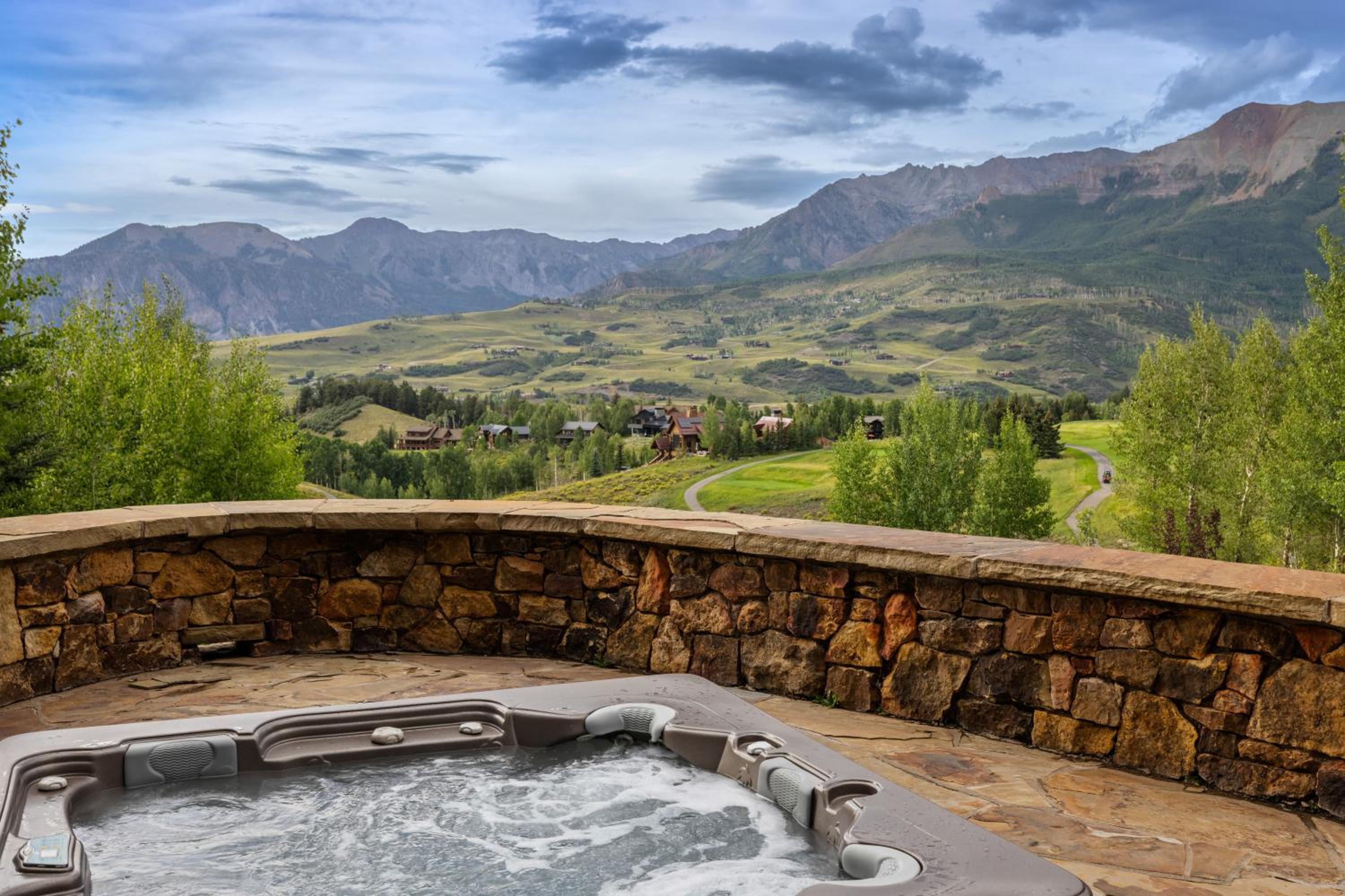 Camp Telluride - golf course, views, hot tub, gym! view 3