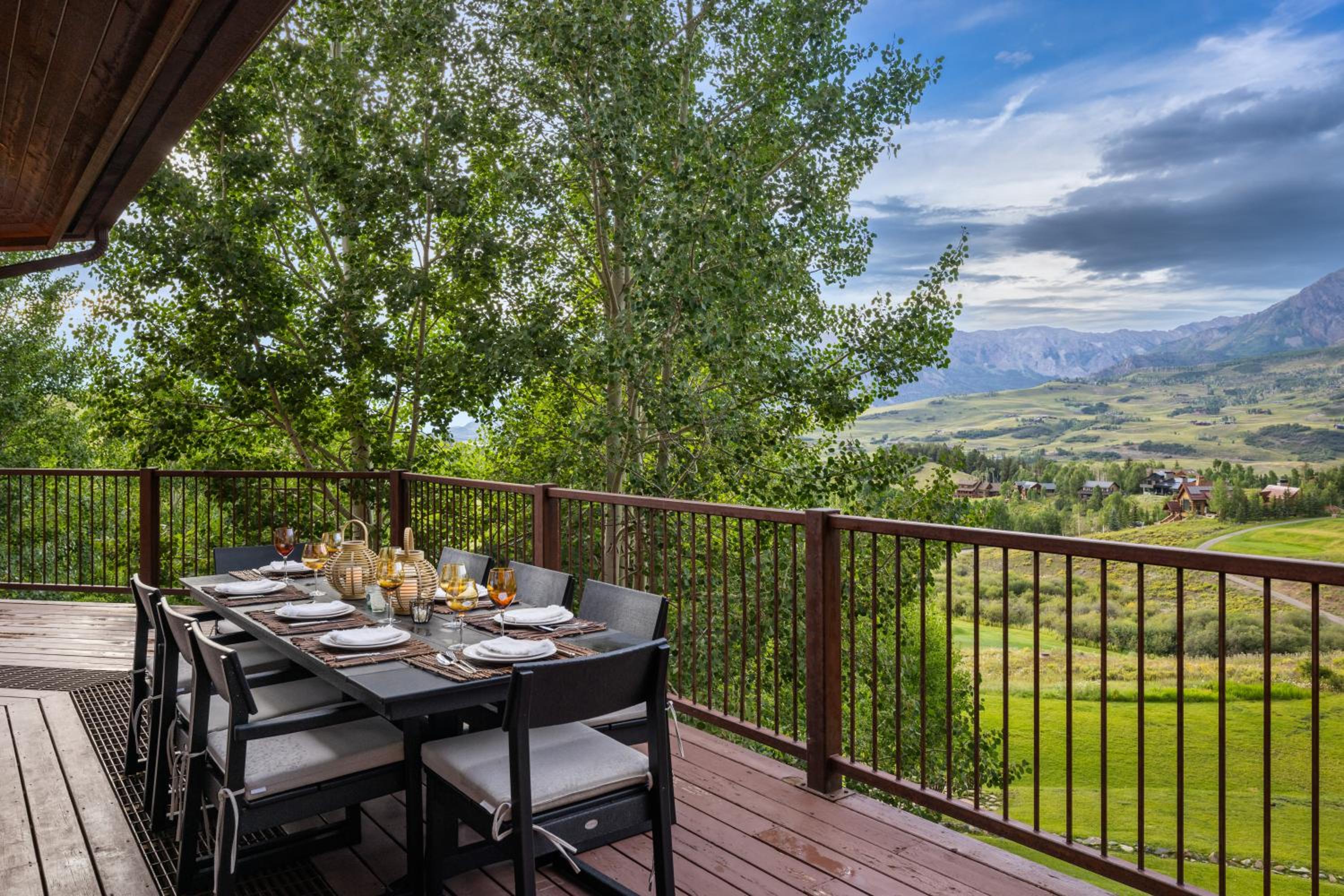 Camp Telluride - golf course, views, hot tub, gym! view 4