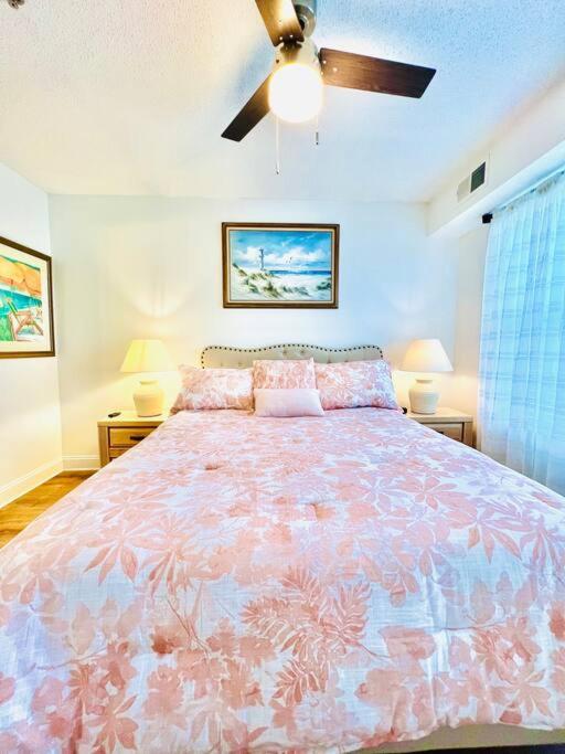 Tommy Bahama 1 Bedroom-WALK to restaurants ,pool-3mi beach! view 5