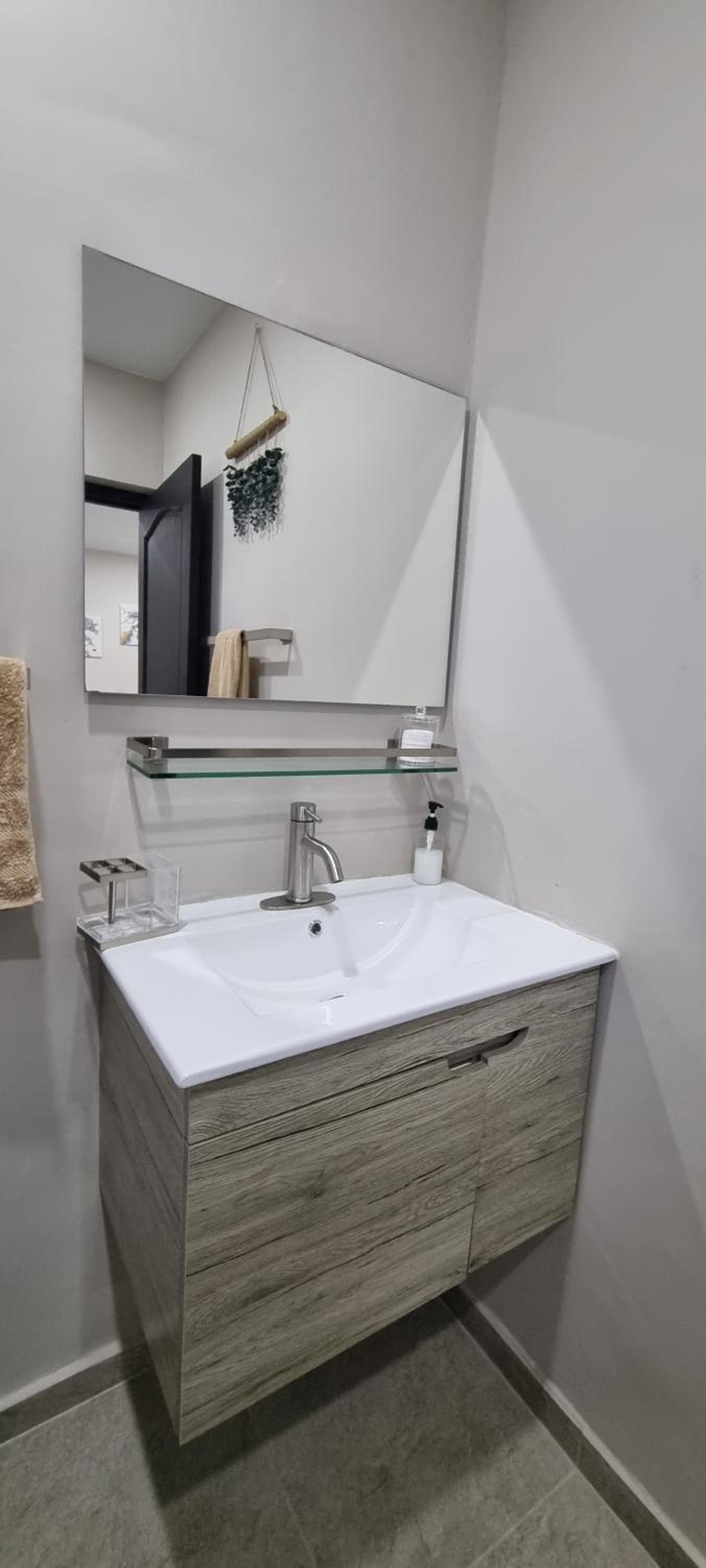 Central 2BR Apartment-10 Min Walk to Mambo Beach