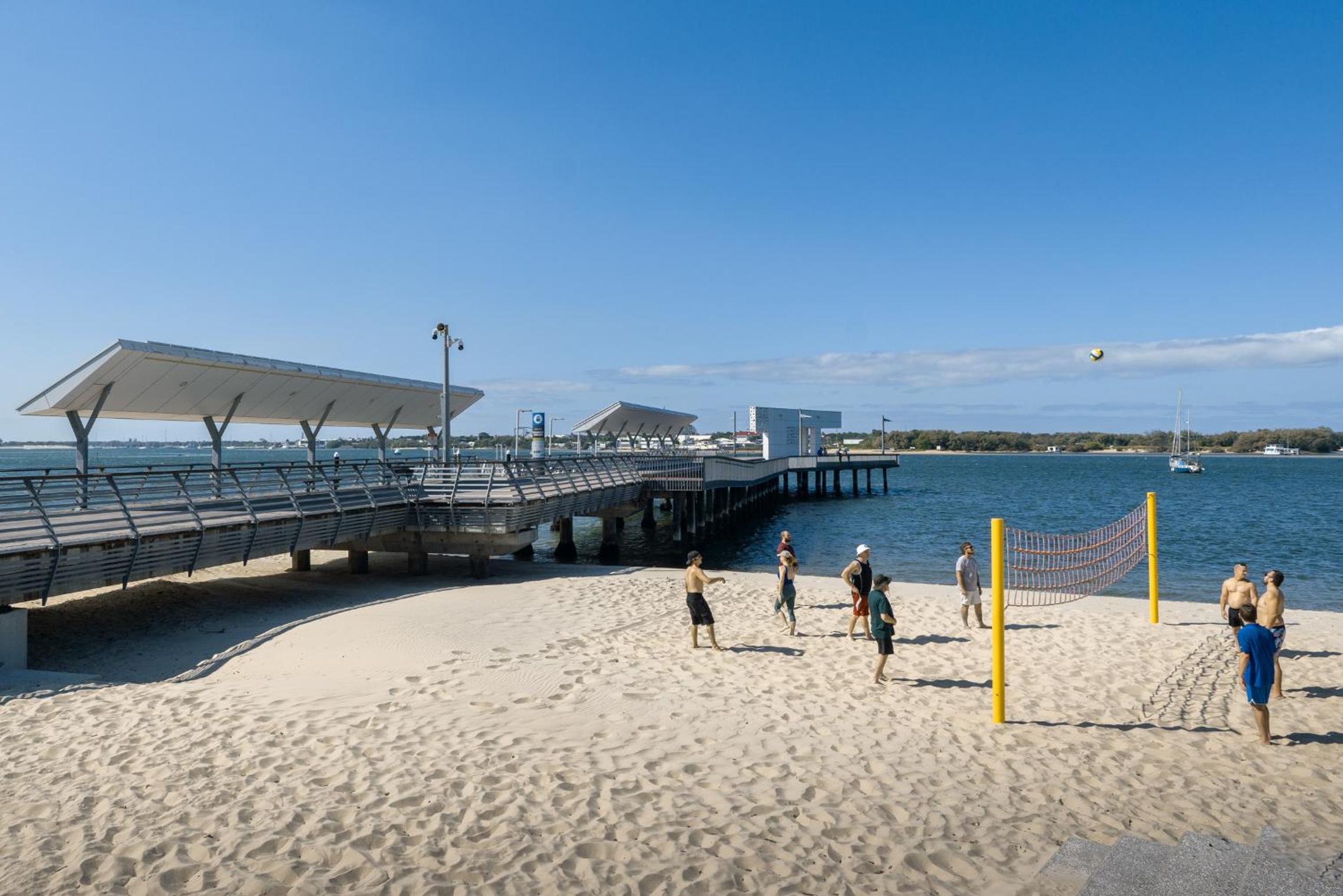 Freshly Renovated Modern Waterfront 1 Bedroom unit