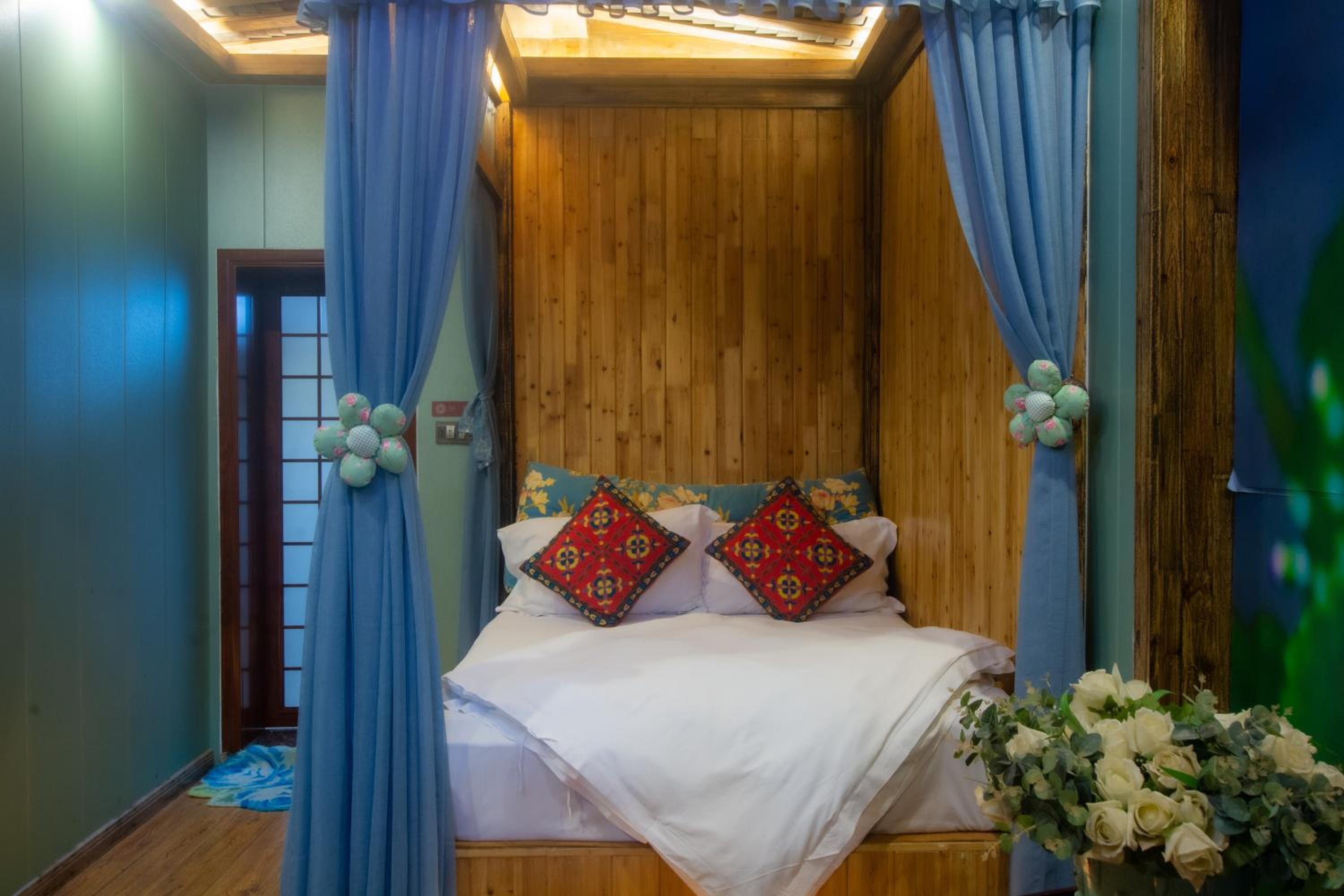 Floral Hotel · Baihui Living Zhangjiajie
