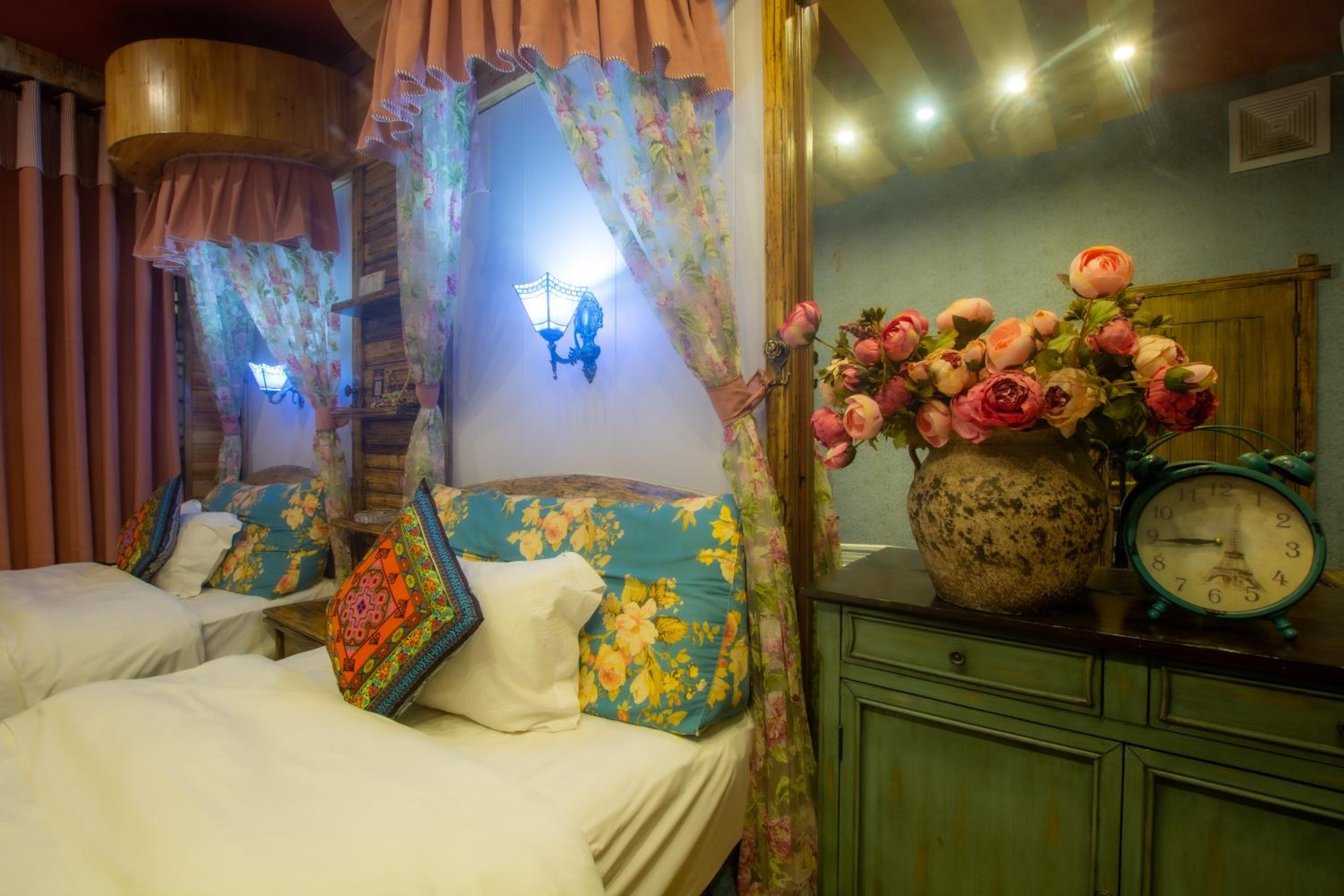 Floral Hotel · Baihui Living Zhangjiajie