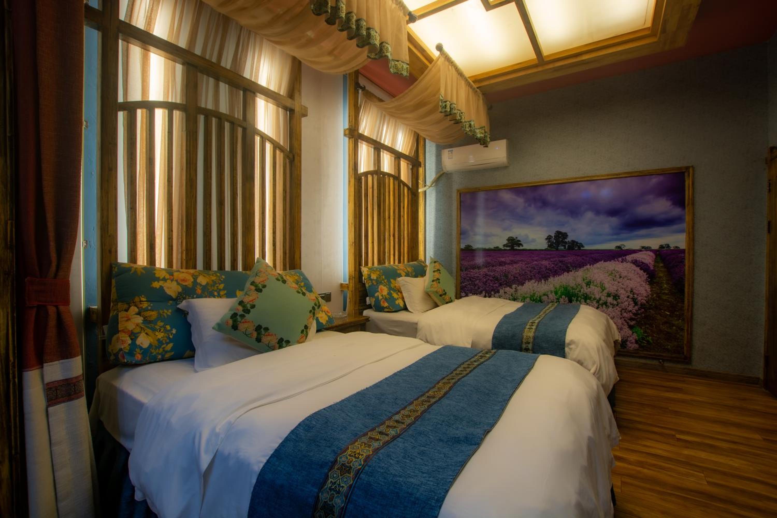 Floral Hotel · Baihui Living Zhangjiajie