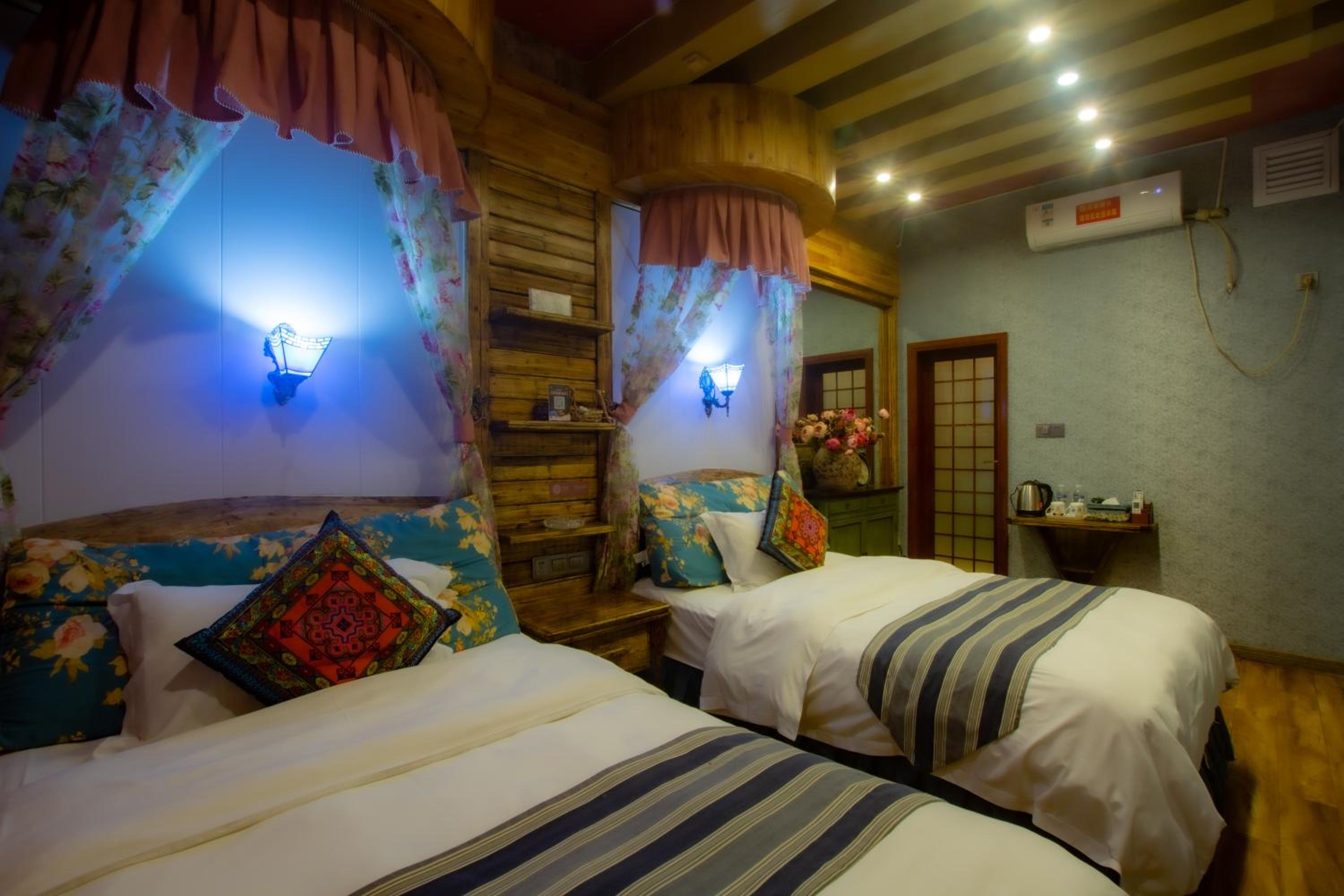 Floral Hotel · Baihui Living Zhangjiajie