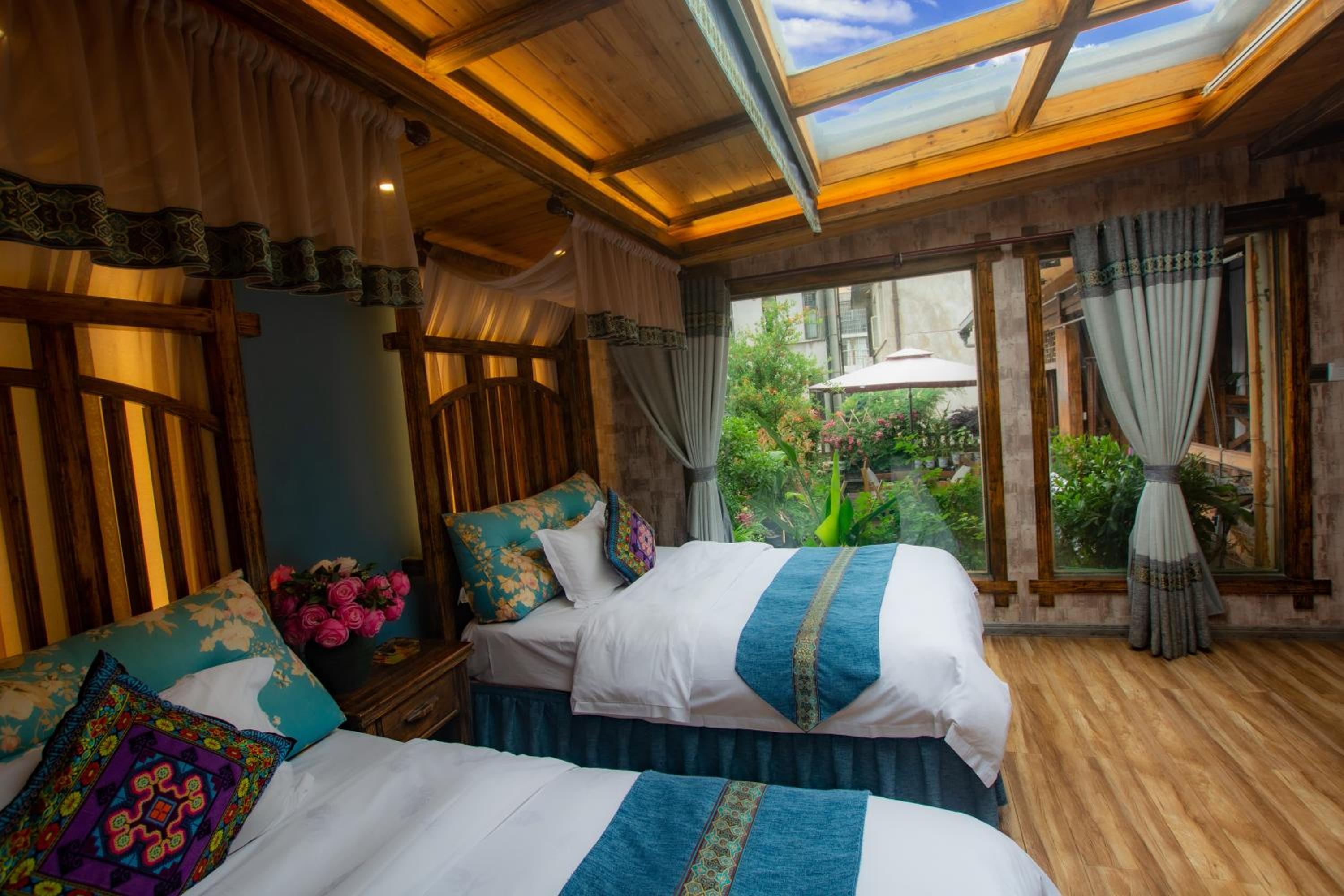 Floral Hotel · Baihui Living Zhangjiajie
