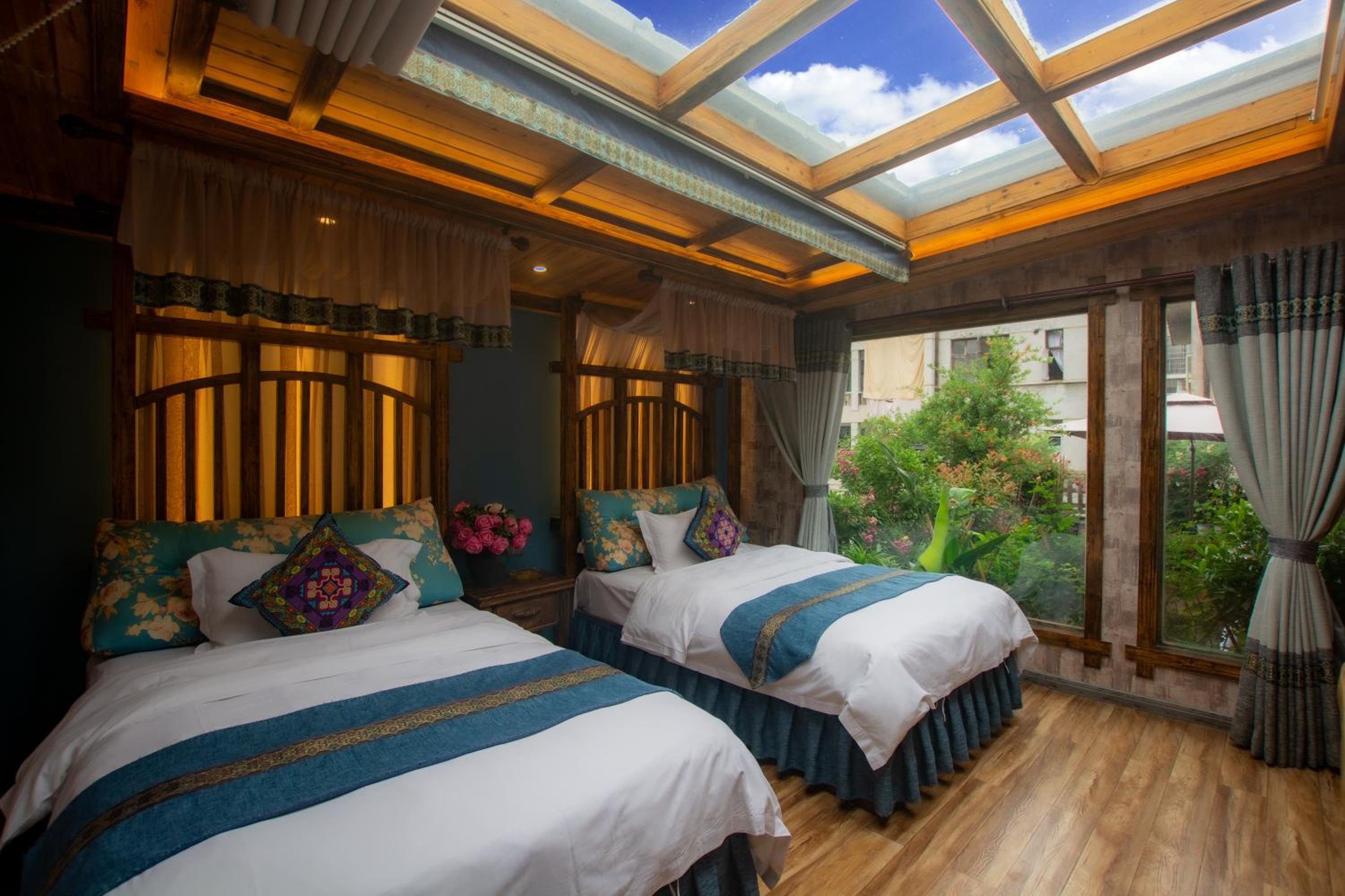 Floral Hotel · Baihui Living Zhangjiajie