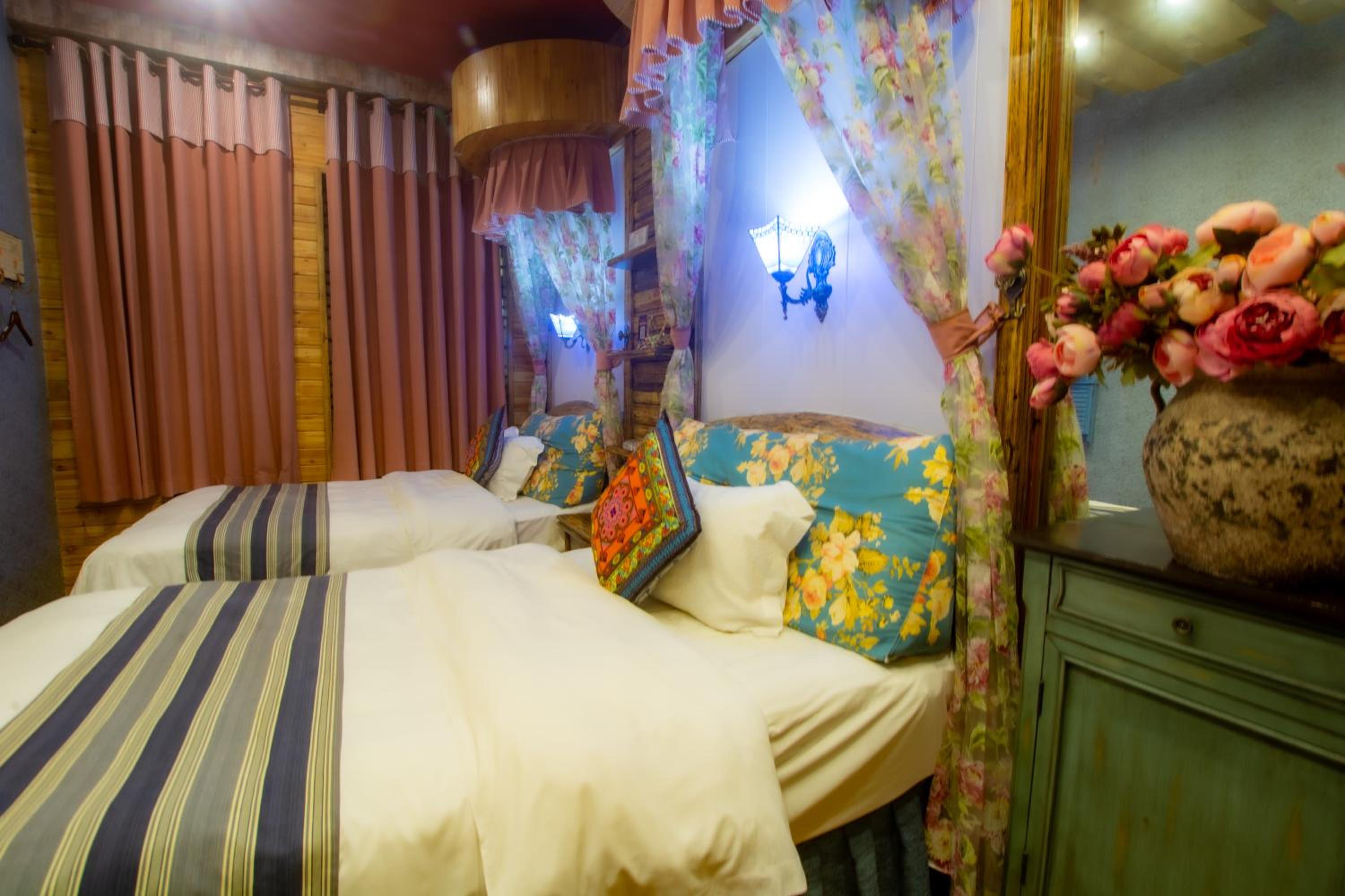 Floral Hotel · Baihui Living Zhangjiajie
