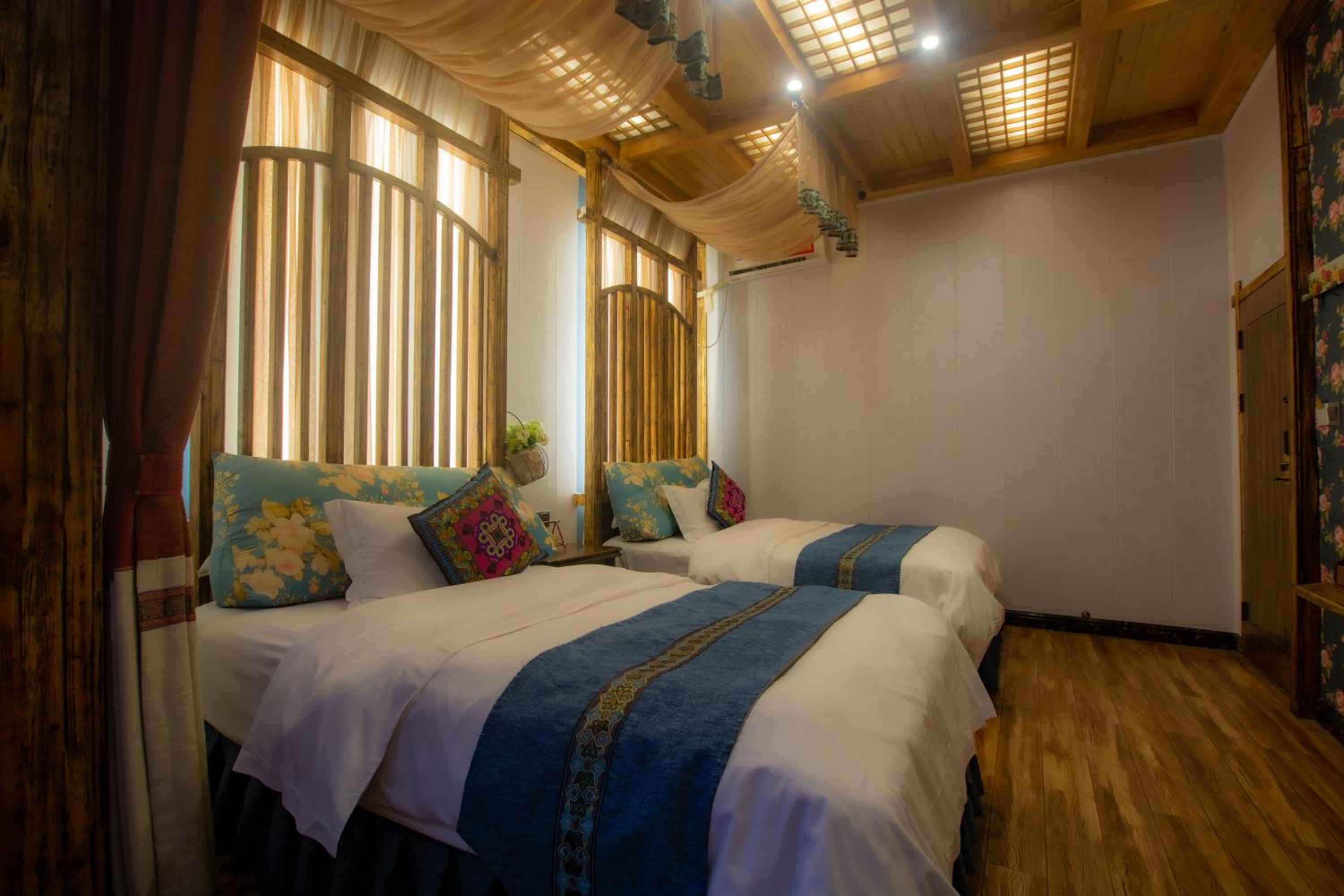 Floral Hotel · Baihui Living Zhangjiajie