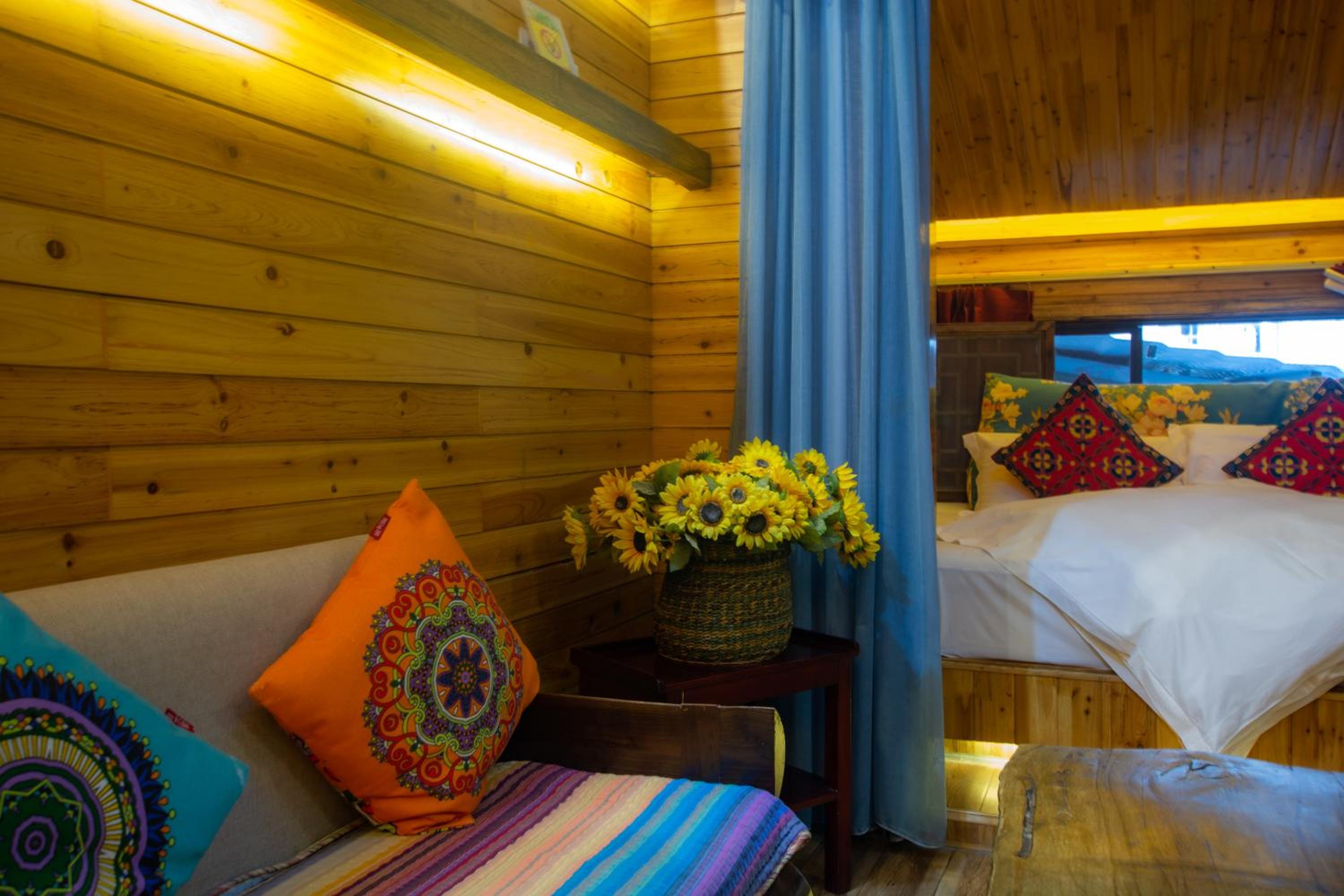 Floral Hotel · Baihui Living Zhangjiajie