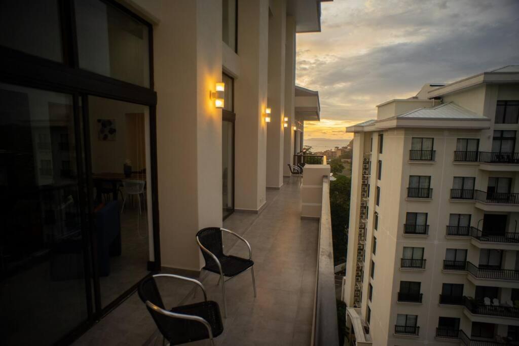 Spacious and Modern Penthouse Condo