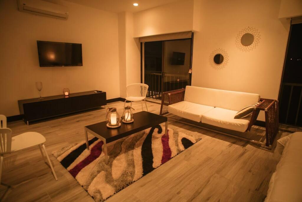 Spacious and Modern Penthouse Condo