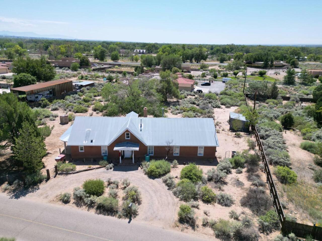 El Ranchito Alegre Taos-Style 3BR in Corrales view 2