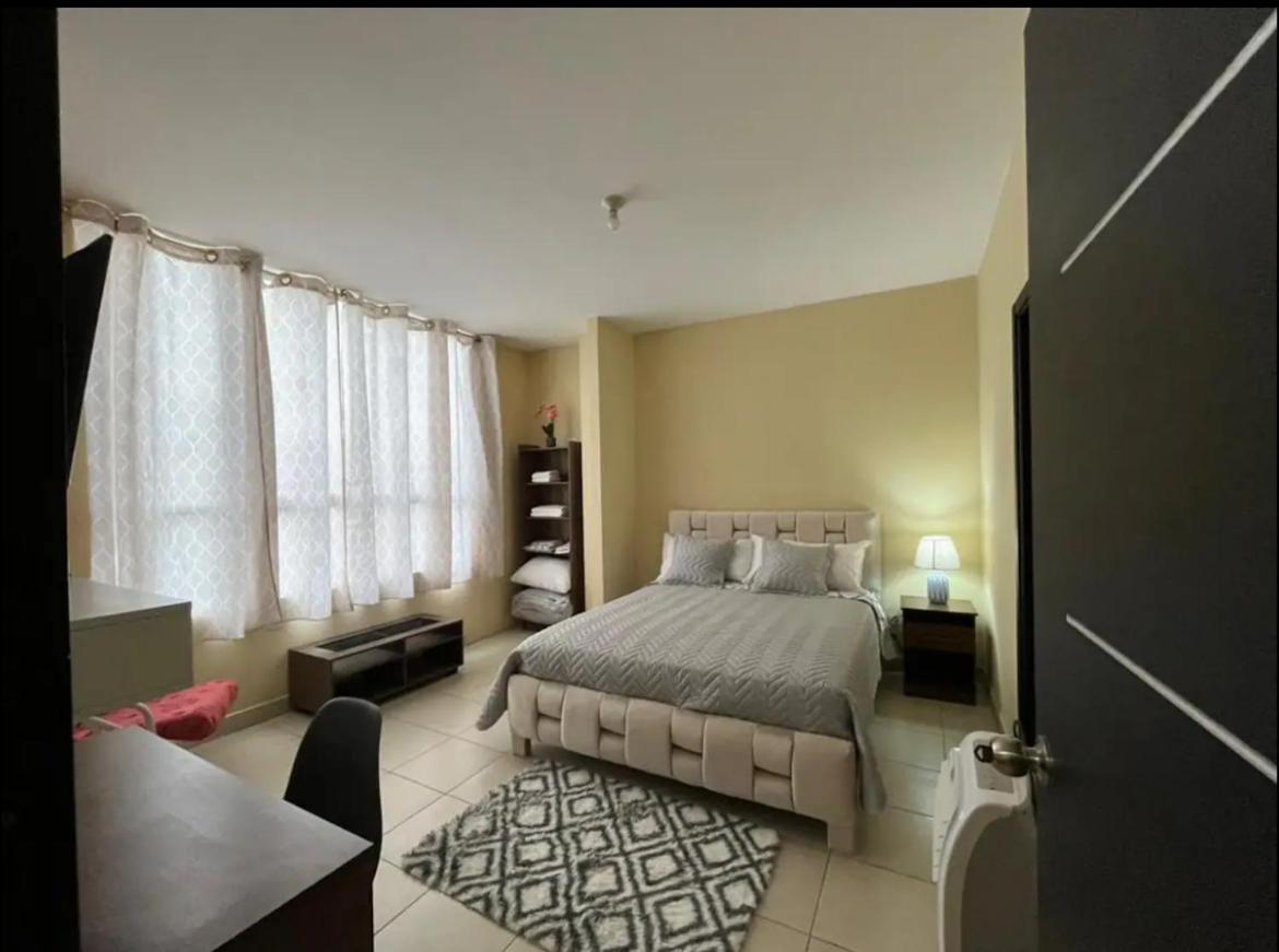 Aura House