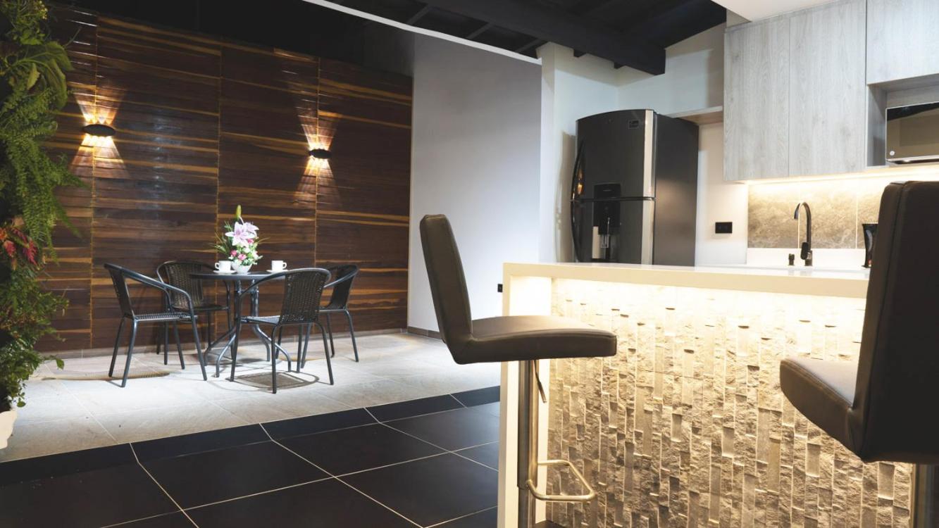 Modern Central Apt Laureles Medellin With 3 ACs
