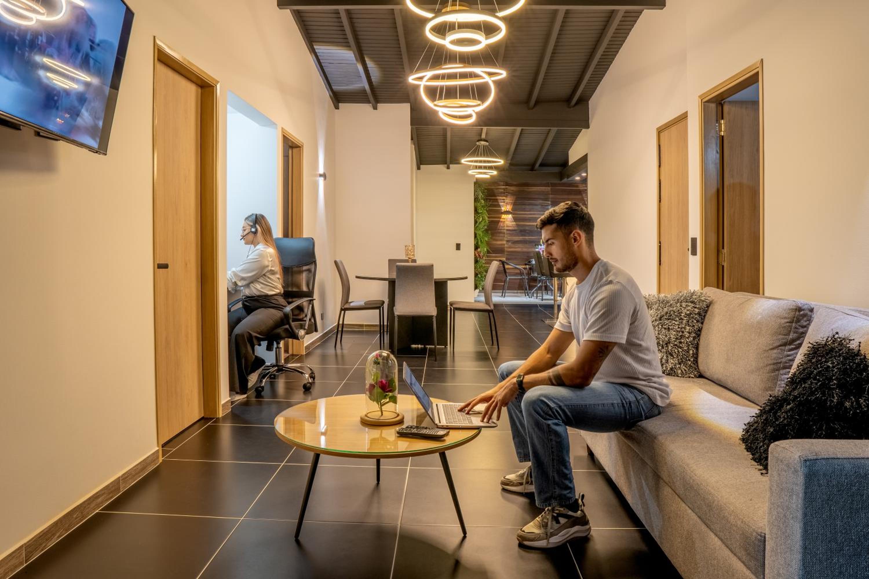 Modern Central Apt Laureles Medellin With 3 ACs