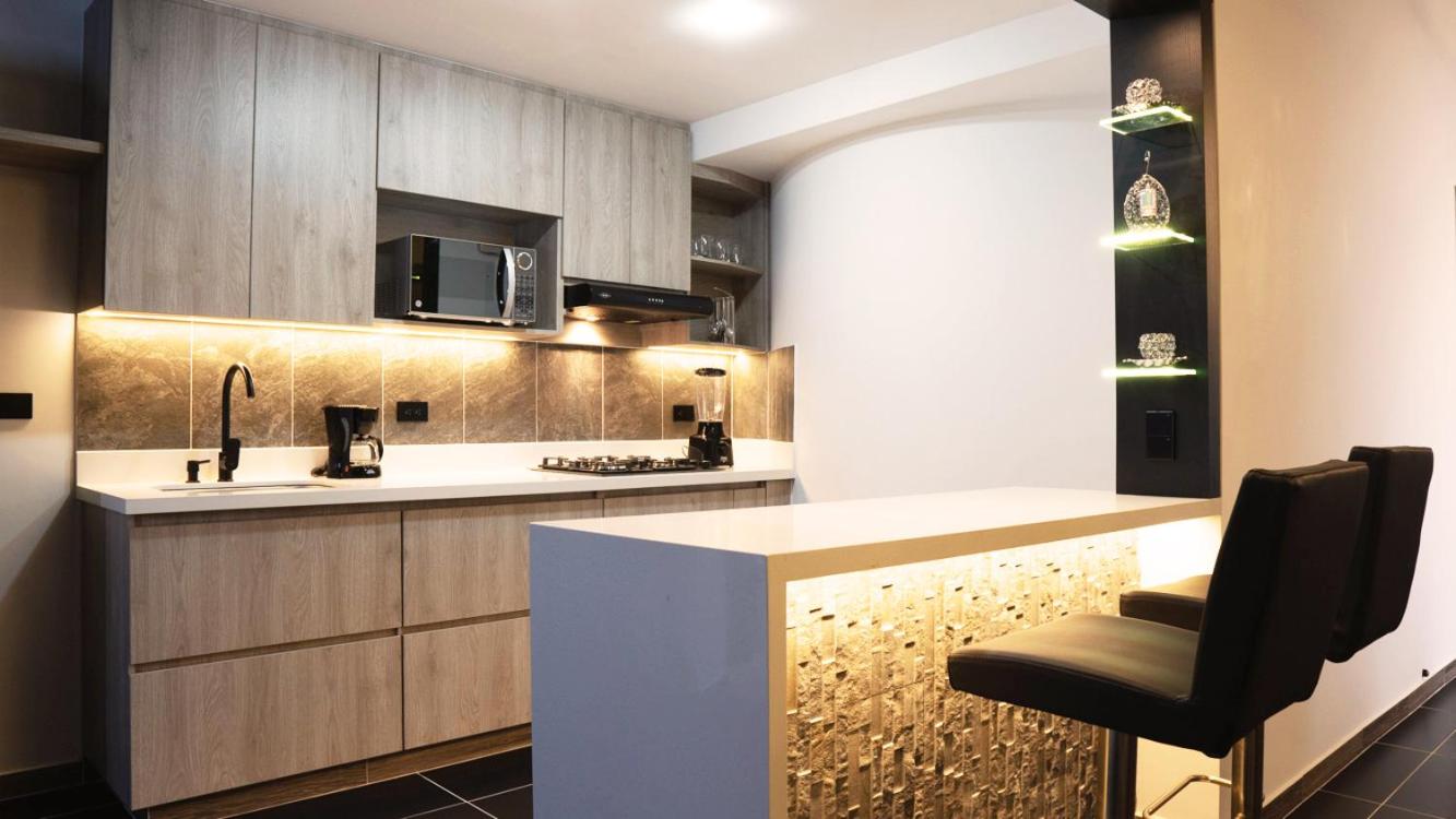 Modern Central Apt Laureles Medellin With 3 ACs