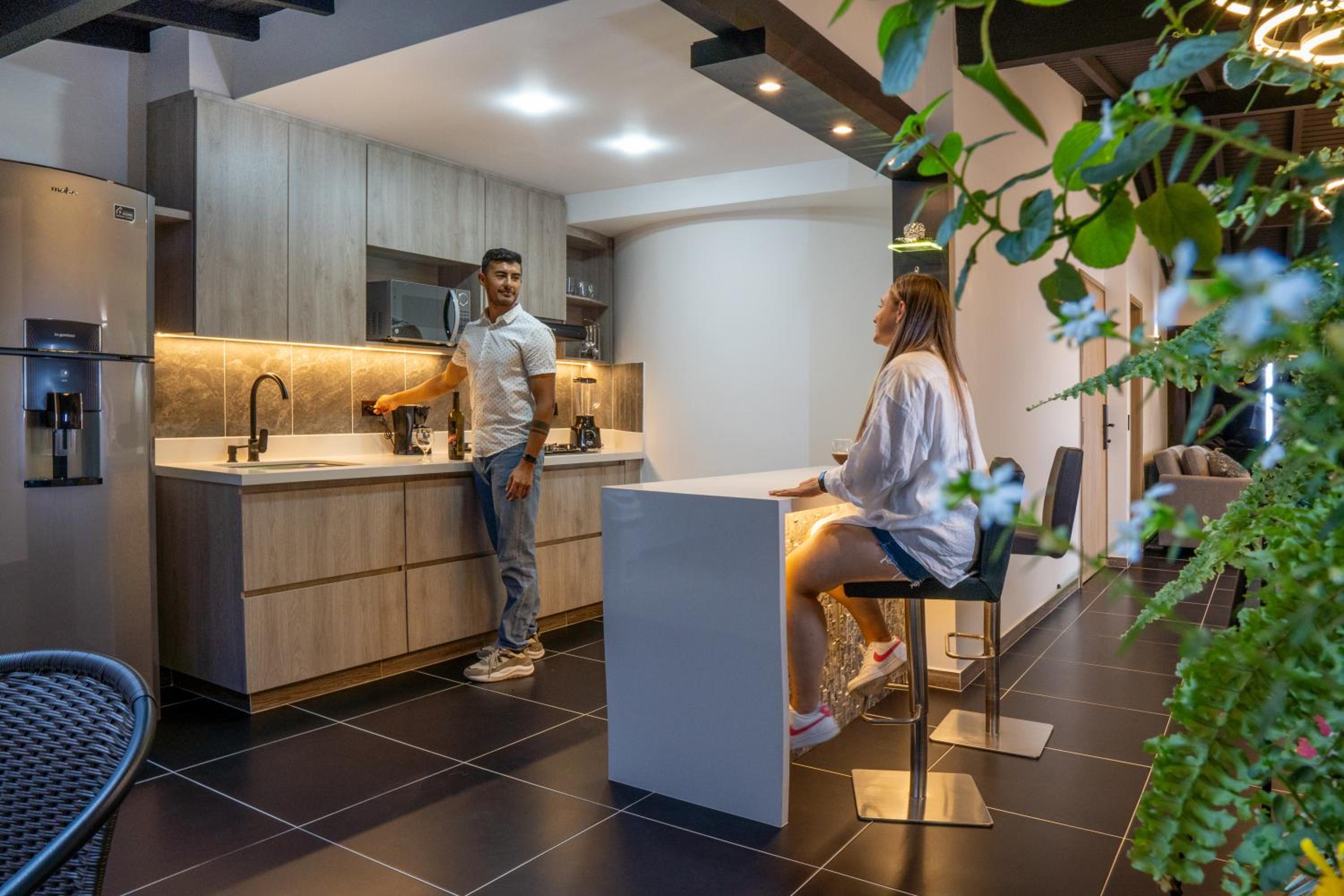 Modern Central Apt Laureles Medellin With 3 ACs