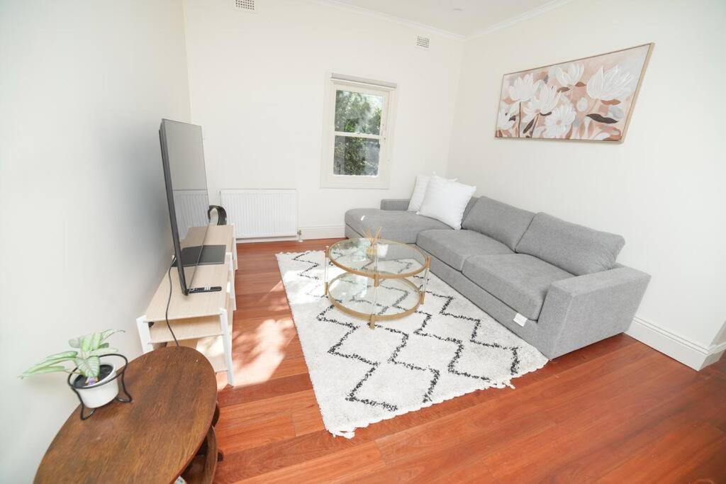Charming Cammeray Cottage in Heart of Sydney