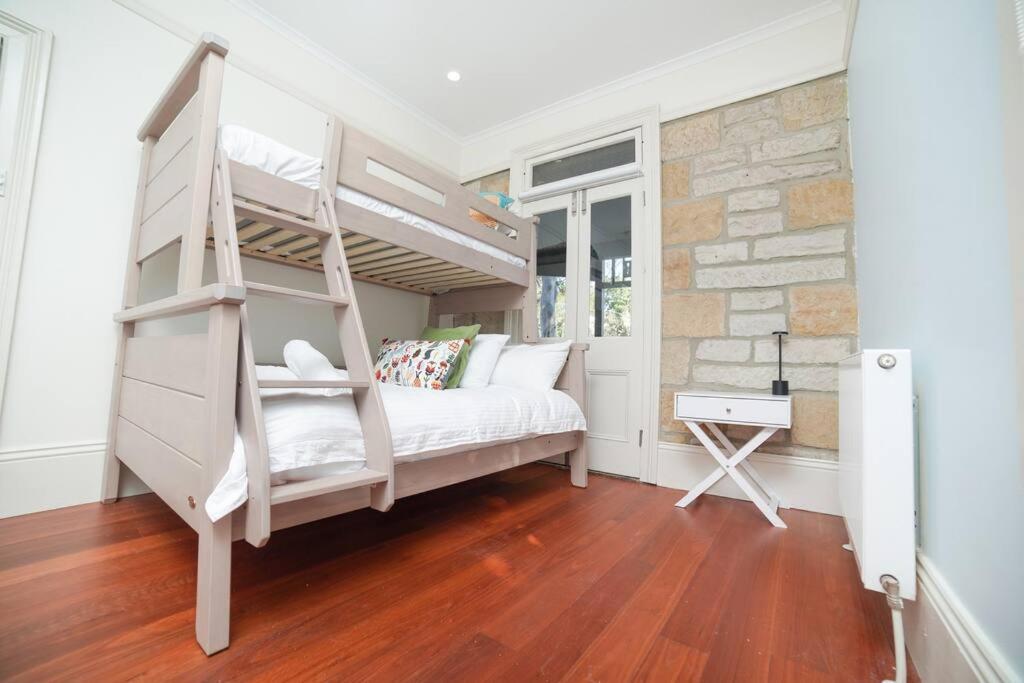 Charming Cammeray Cottage in Heart of Sydney