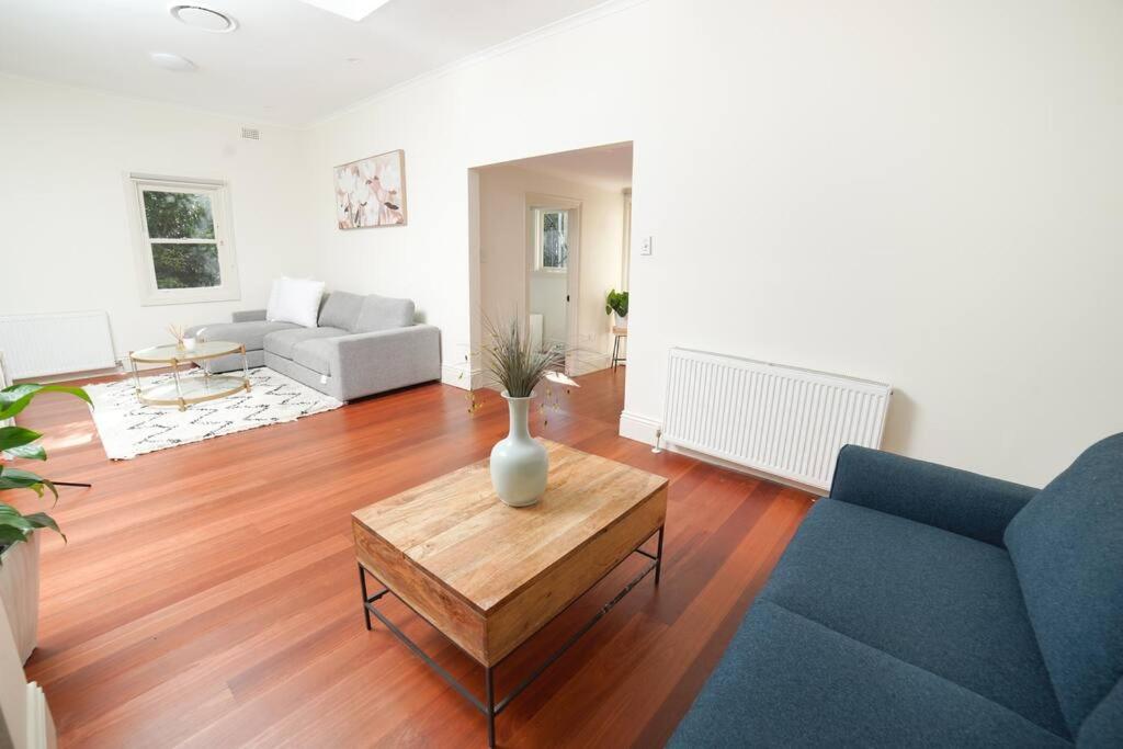 Charming Cammeray Cottage in Heart of Sydney