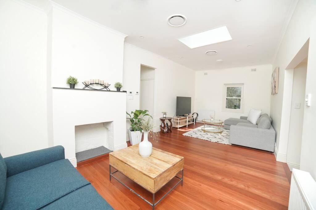 Charming Cammeray Cottage in Heart of Sydney