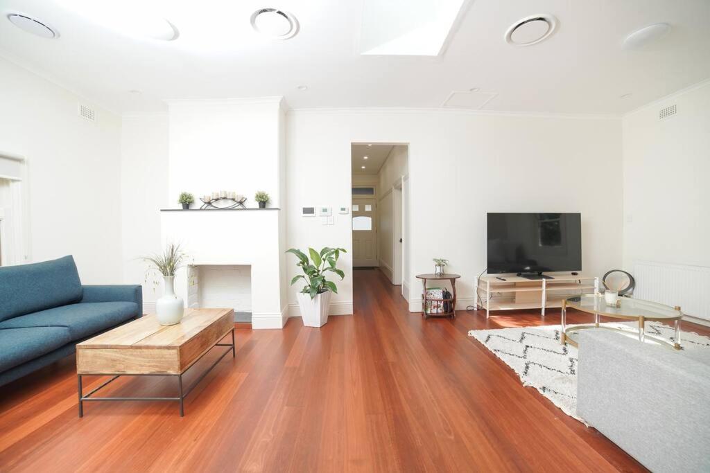 Charming Cammeray Cottage in Heart of Sydney