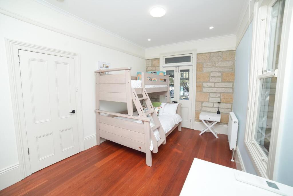 Charming Cammeray Cottage in Heart of Sydney