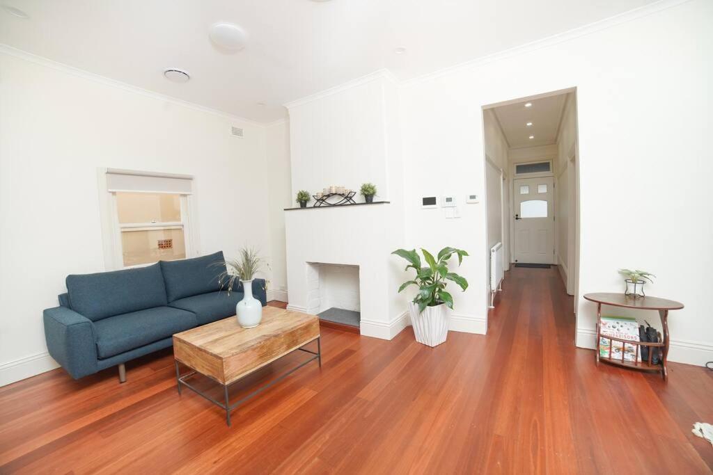 Charming Cammeray Cottage in Heart of Sydney