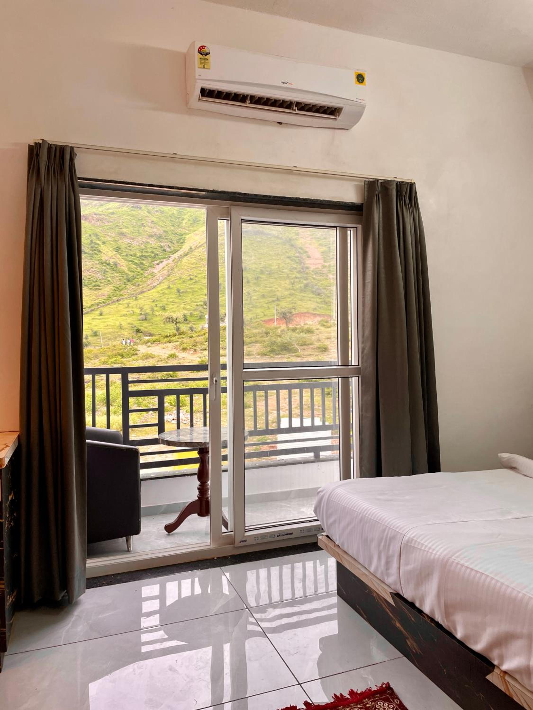 Mount Villa view 4