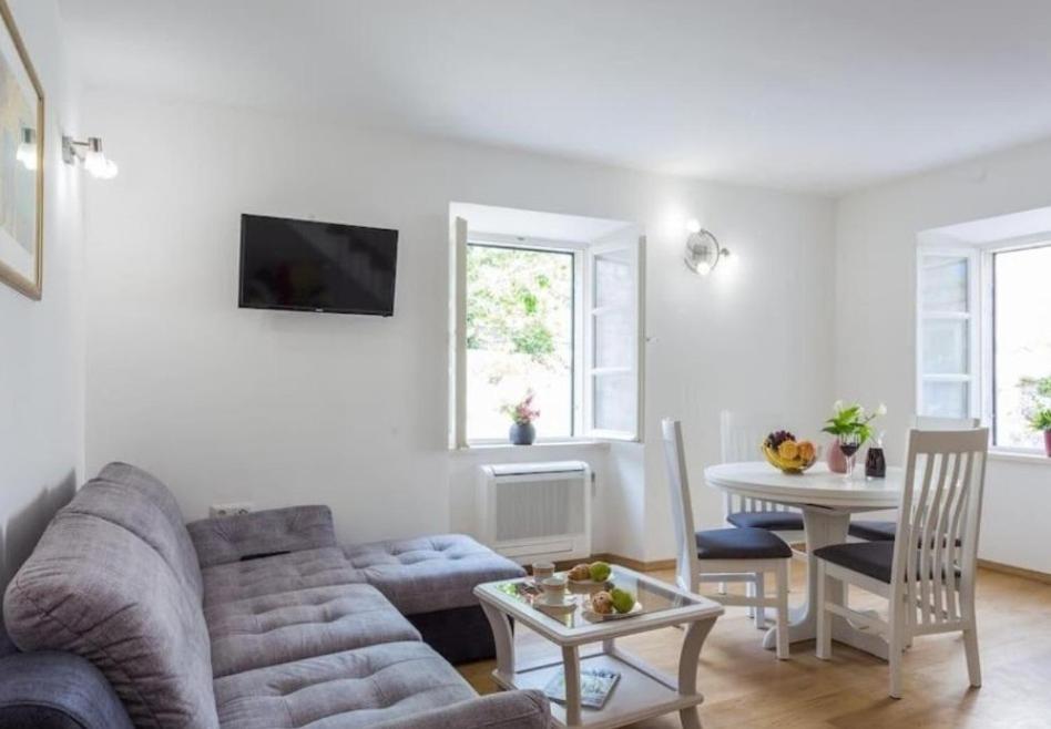 Palace La Strada - Superior Family Apartment - Luxury Holiday - Old Town Dubrovnik