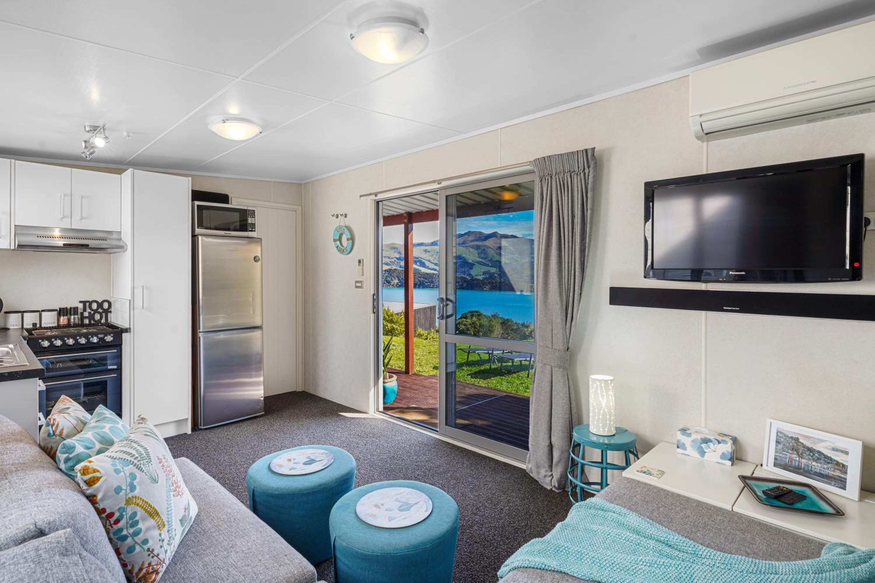 Hector's Tiny House - Akaroa Holiday Home view 3