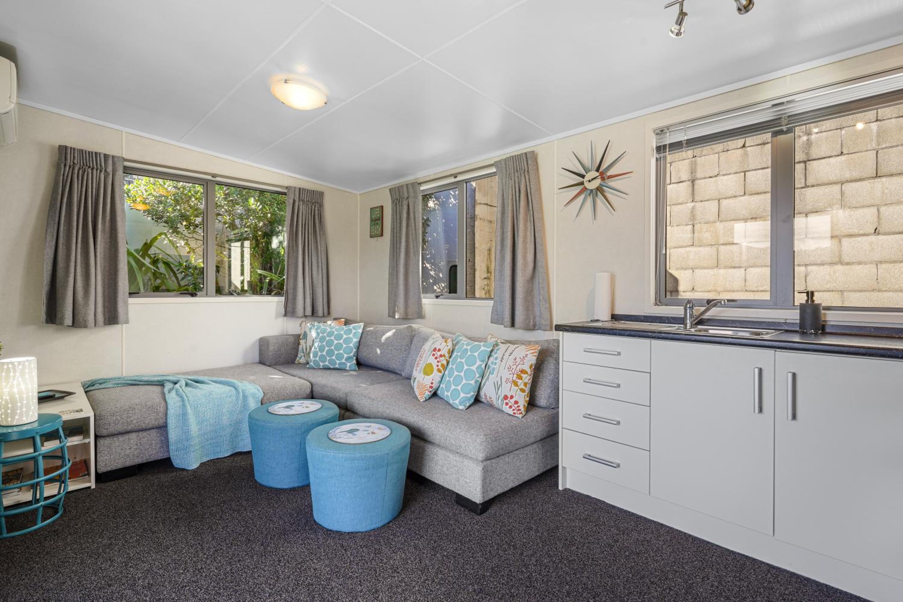 Hector's Tiny House - Akaroa Holiday Home view 4