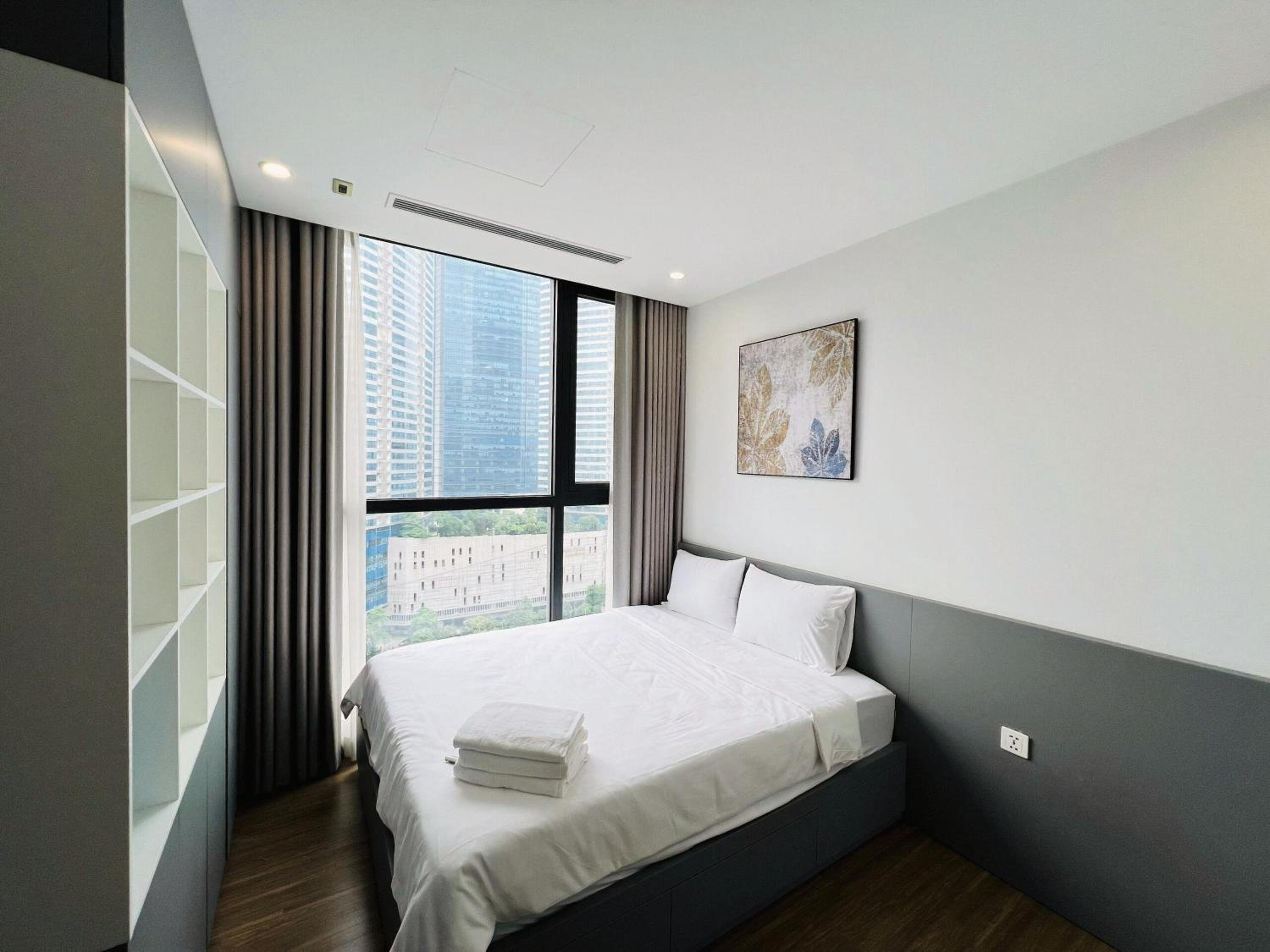 TIL-Vinhomes Skylake Serene Apartments