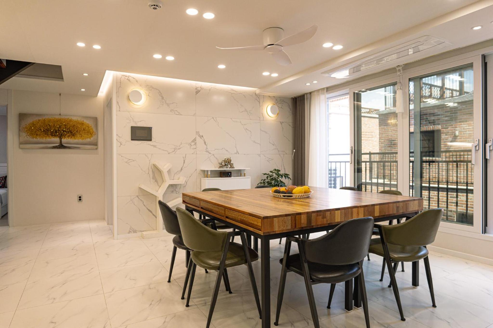dining