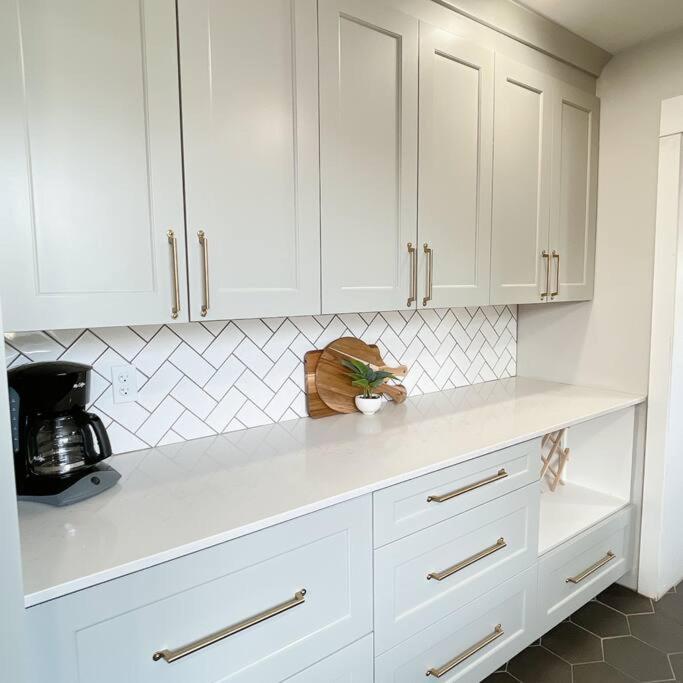 4 Br charming Bungalow Near Liberty Park and Sugarhouse view 3