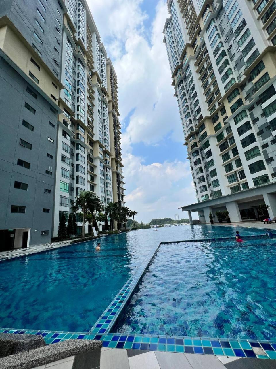 ARC Austin Hills KZ Homestay JB Swimming Pool Musleem