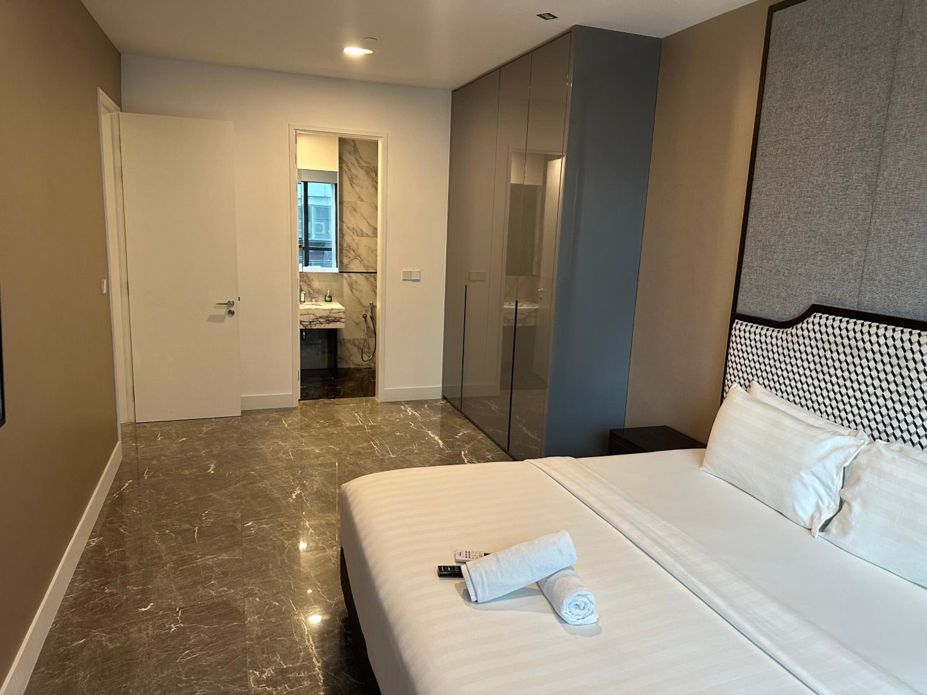 Platinum suites 2 klcc by BHS
